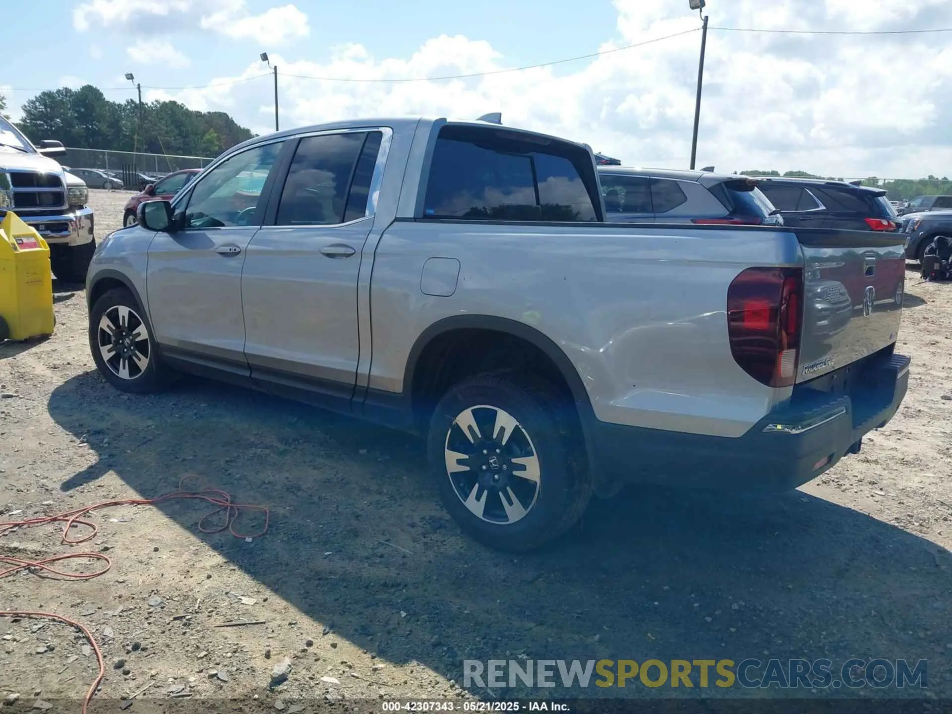 3 Photograph of a damaged car 5FPYK3F5XLB025857 HONDA RIDGELINE 2020