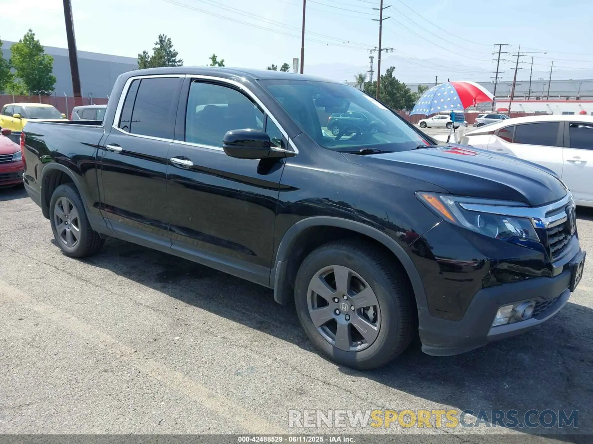1 Photograph of a damaged car 5FPYK3F70LB009376 HONDA RIDGELINE 2020