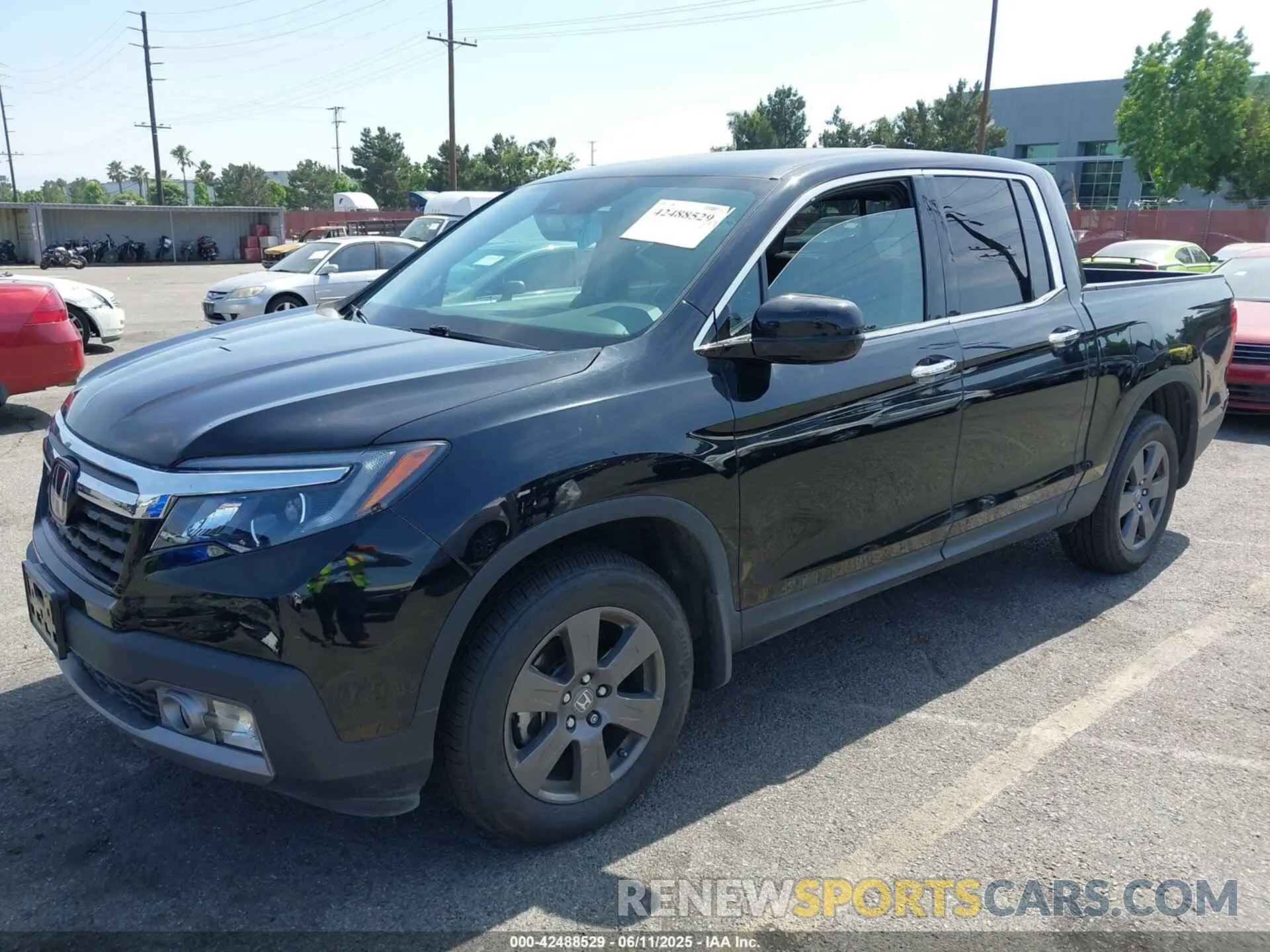 2 Photograph of a damaged car 5FPYK3F70LB009376 HONDA RIDGELINE 2020