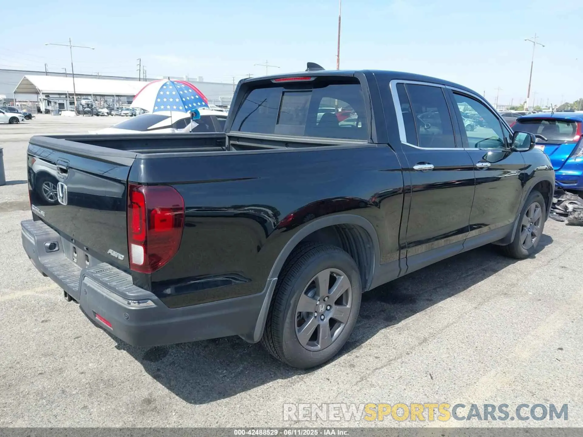4 Photograph of a damaged car 5FPYK3F70LB009376 HONDA RIDGELINE 2020