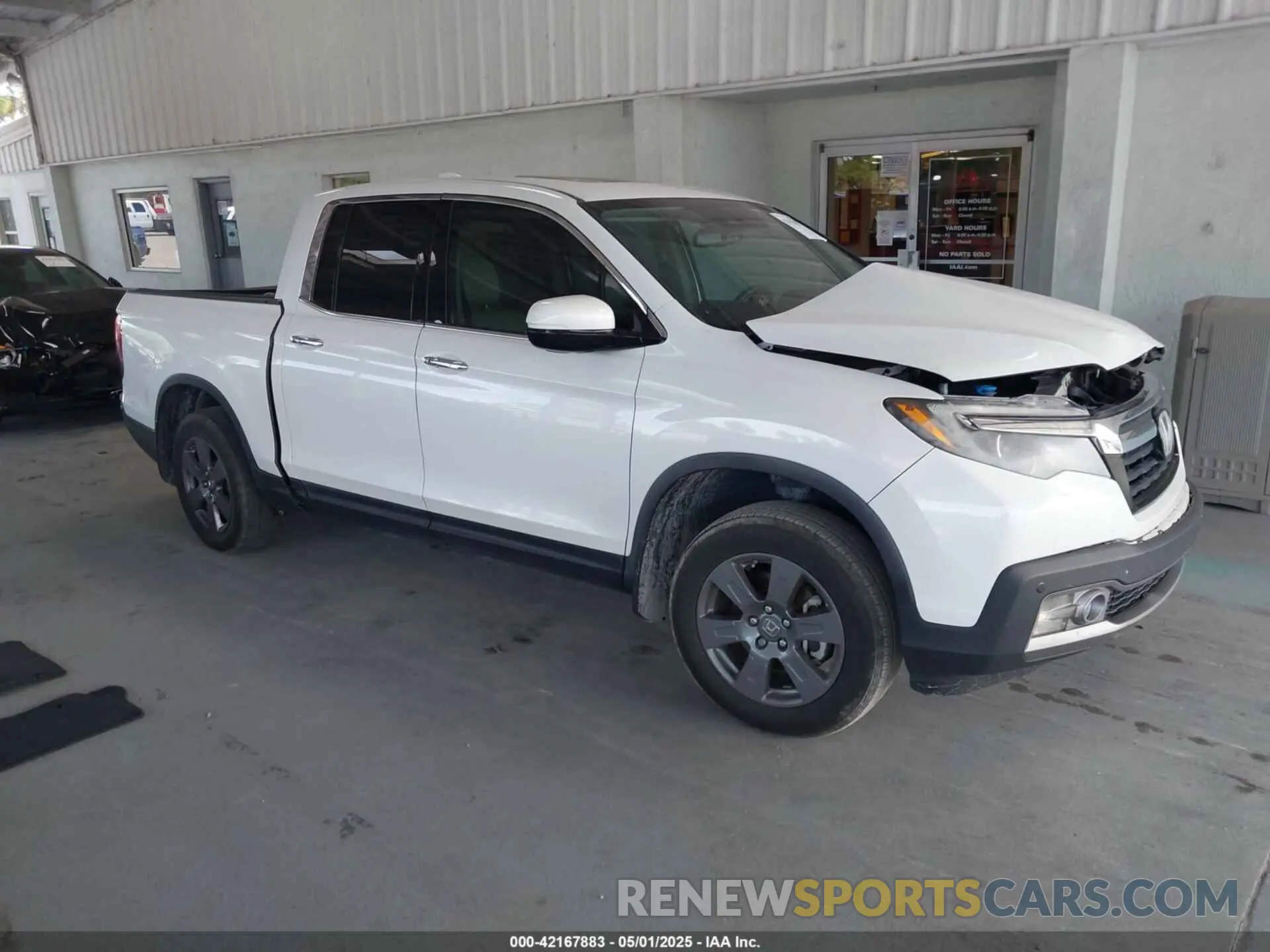 1 Photograph of a damaged car 5FPYK3F71LB005028 HONDA RIDGELINE 2020