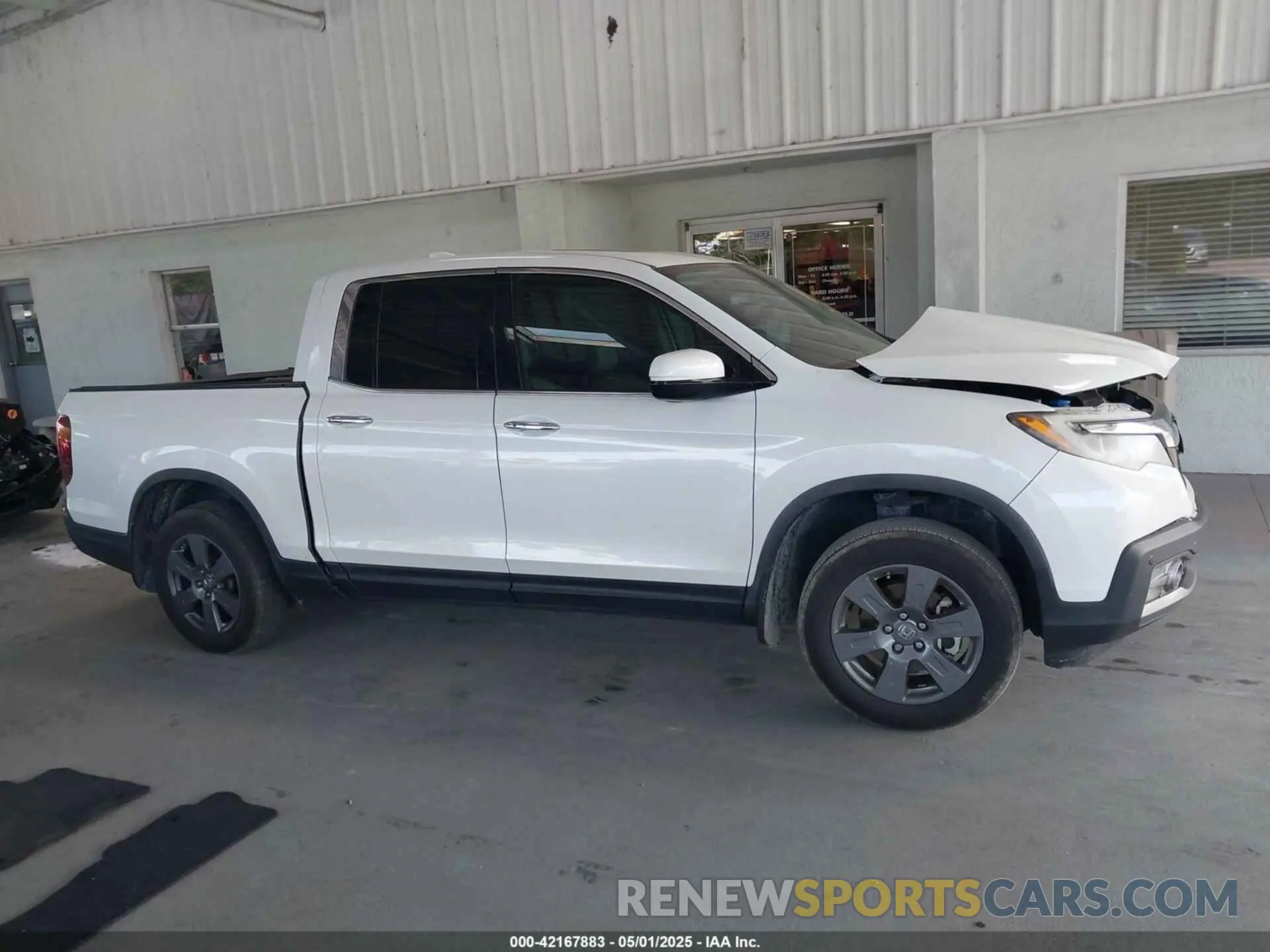 13 Photograph of a damaged car 5FPYK3F71LB005028 HONDA RIDGELINE 2020