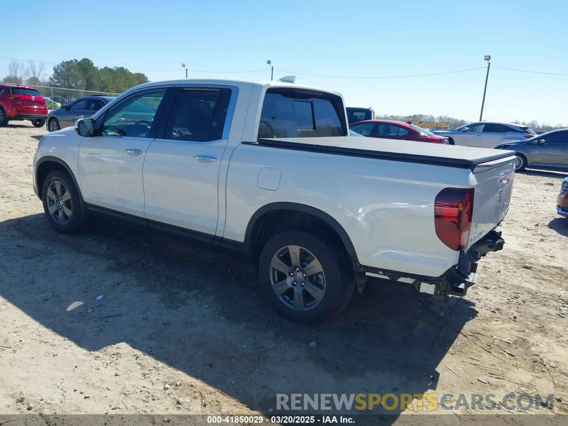 3 Photograph of a damaged car 5FPYK3F75LB000317 HONDA RIDGELINE 2020
