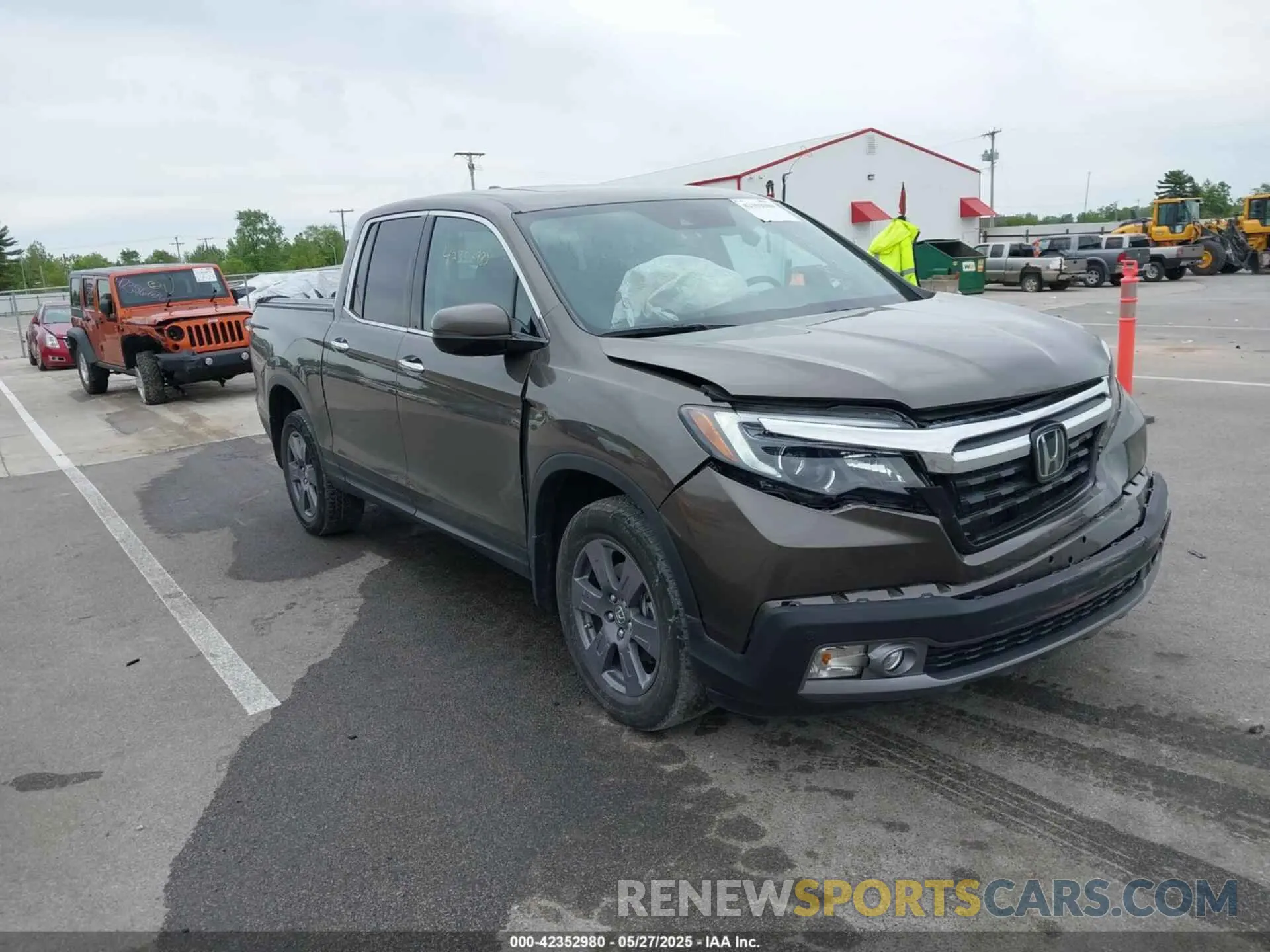 1 Photograph of a damaged car 5FPYK3F78LB001882 HONDA RIDGELINE 2020