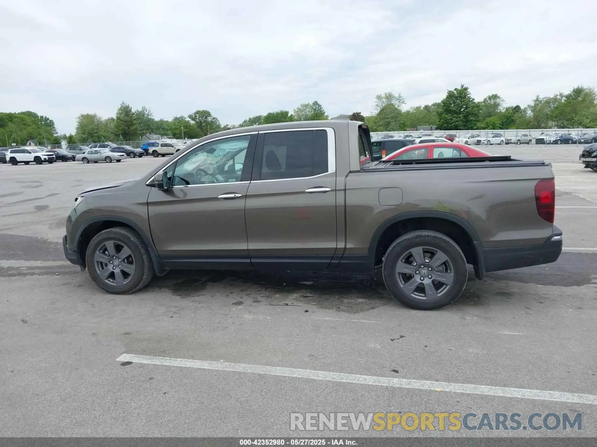 15 Photograph of a damaged car 5FPYK3F78LB001882 HONDA RIDGELINE 2020