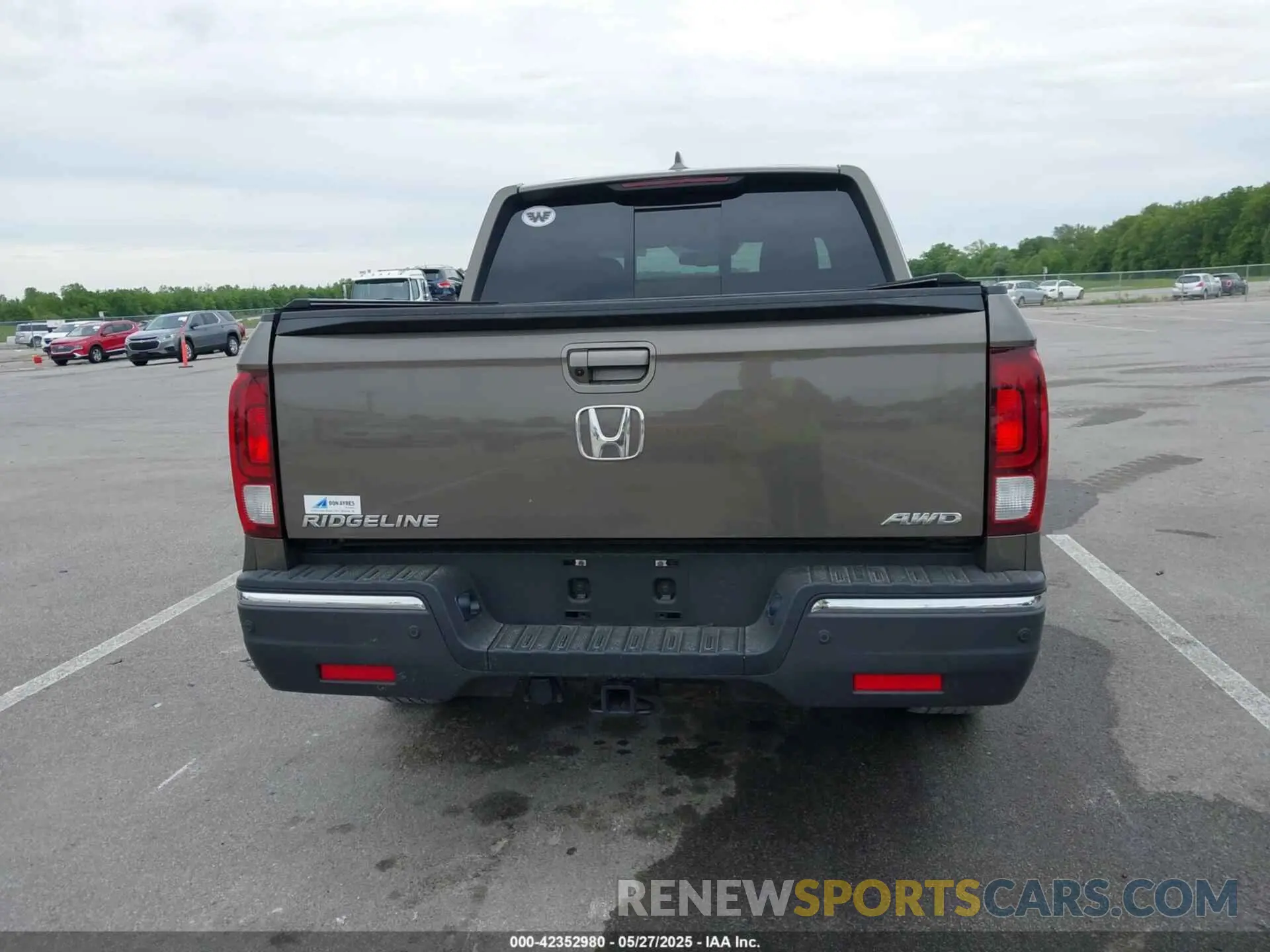 17 Photograph of a damaged car 5FPYK3F78LB001882 HONDA RIDGELINE 2020