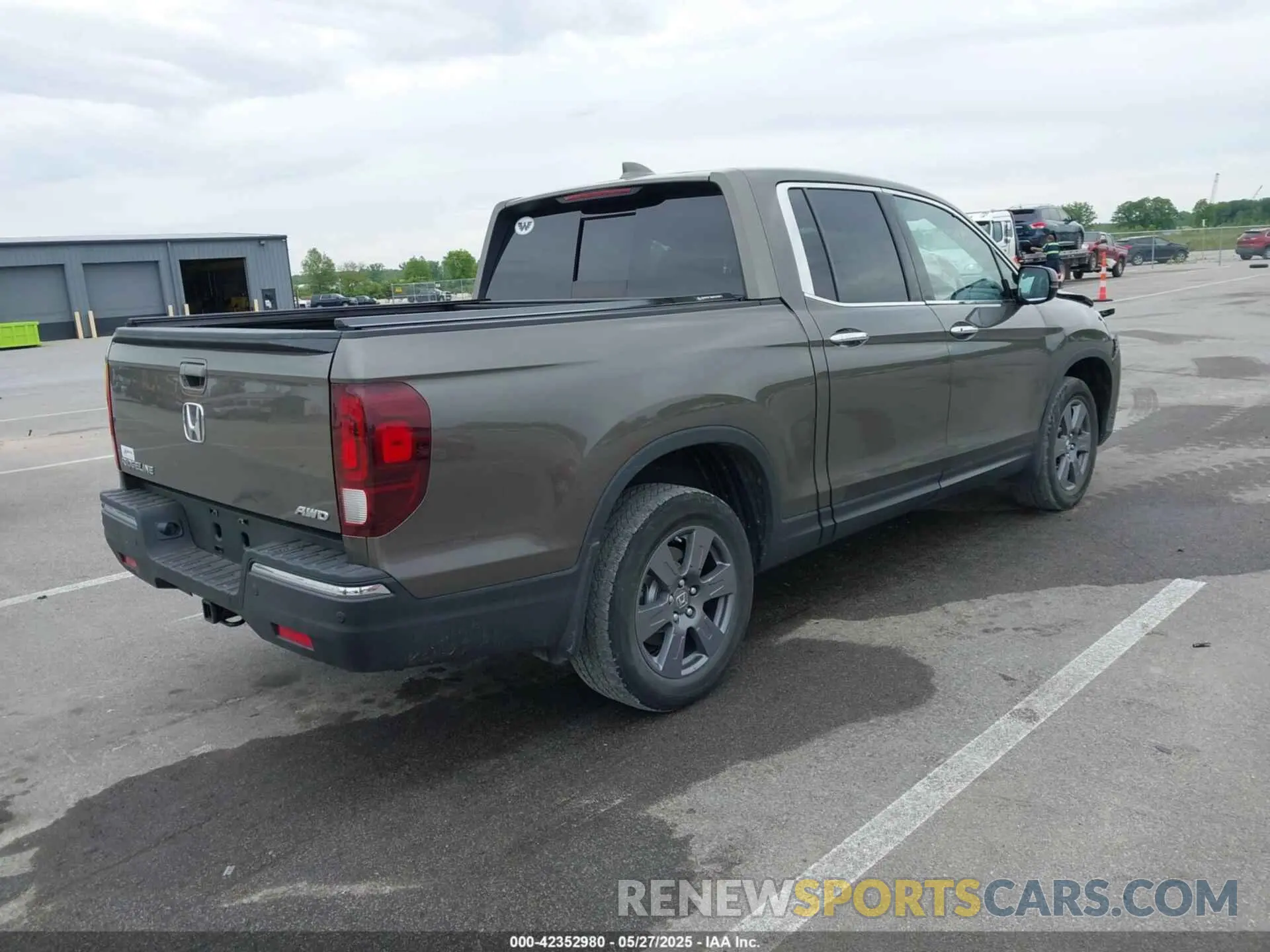 4 Photograph of a damaged car 5FPYK3F78LB001882 HONDA RIDGELINE 2020