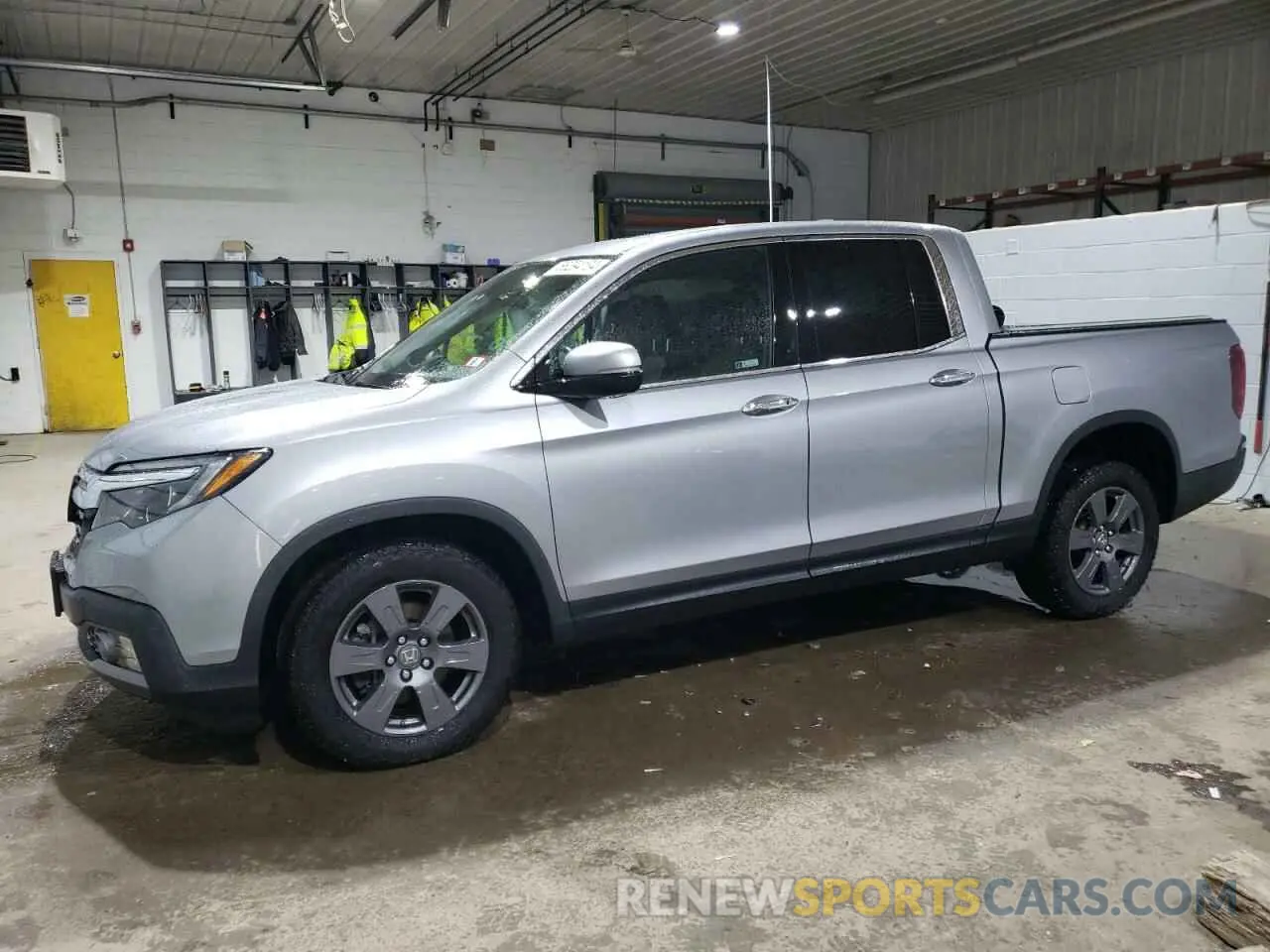 1 Photograph of a damaged car 5FPYK3F79LB001700 HONDA RIDGELINE 2020
