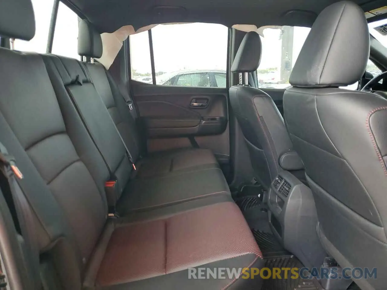 10 Photograph of a damaged car 5FPYK3F86LB012209 HONDA RIDGELINE 2020