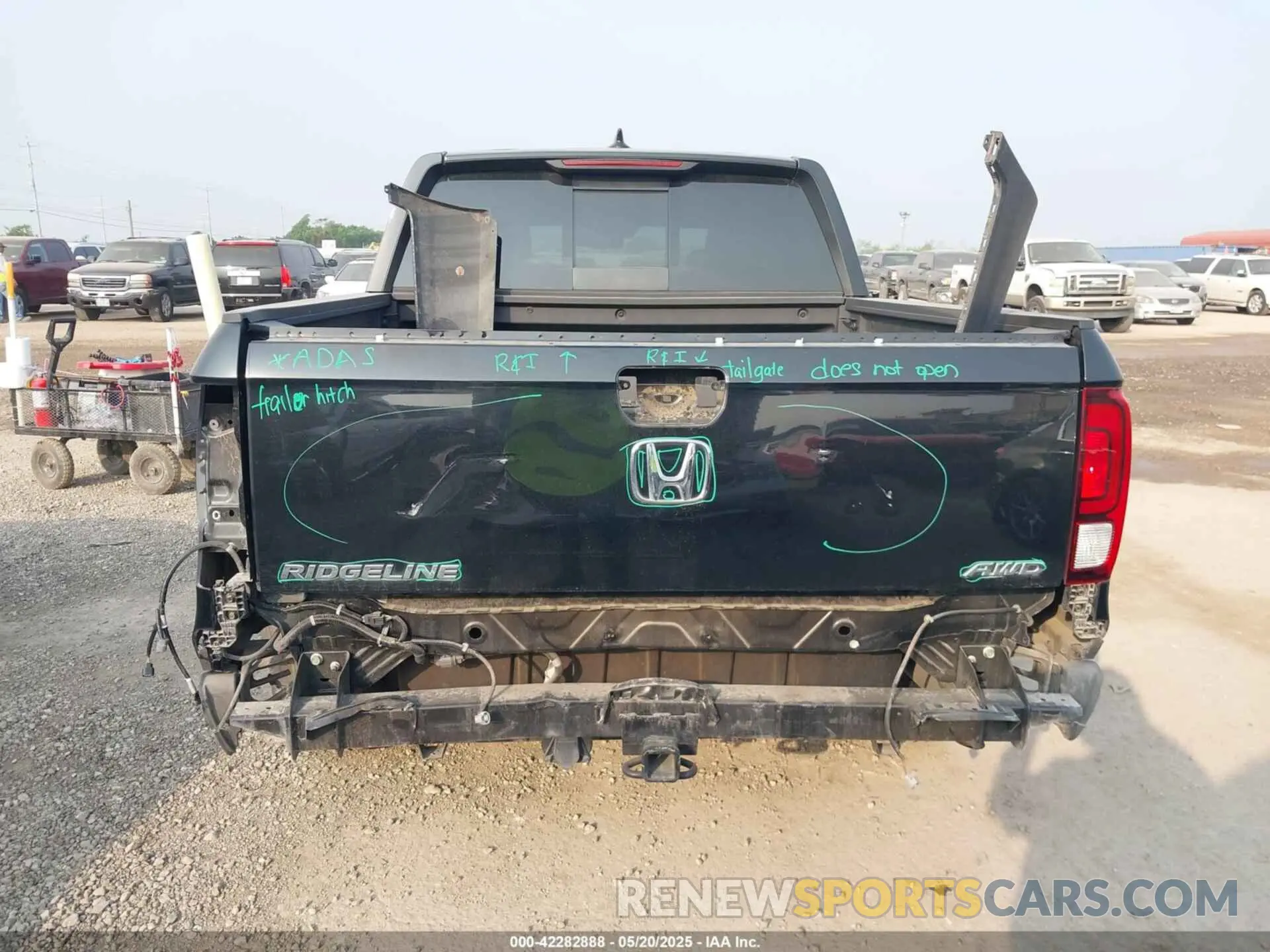 17 Photograph of a damaged car 5FPYK3F87LB026779 HONDA RIDGELINE 2020