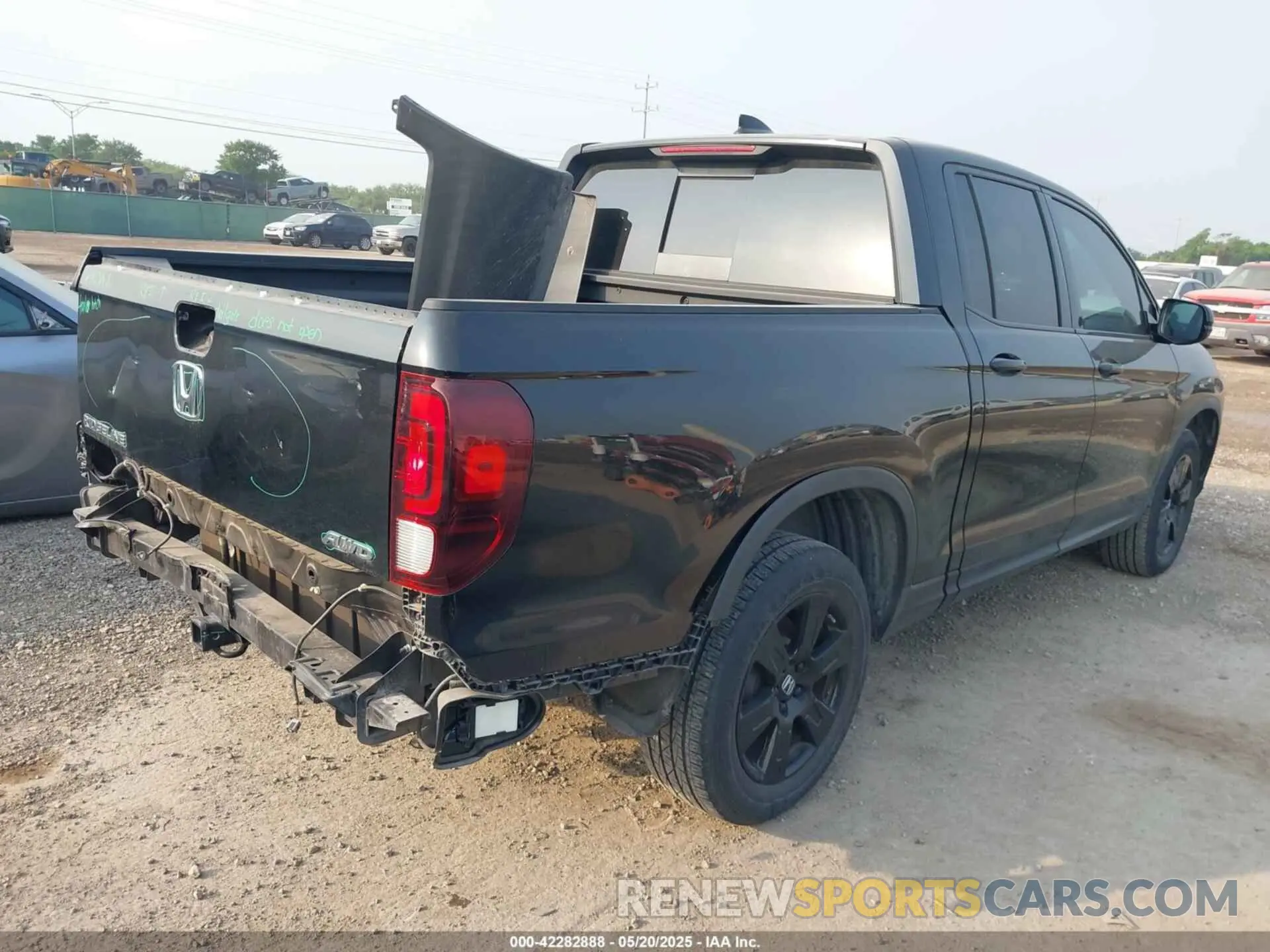4 Photograph of a damaged car 5FPYK3F87LB026779 HONDA RIDGELINE 2020