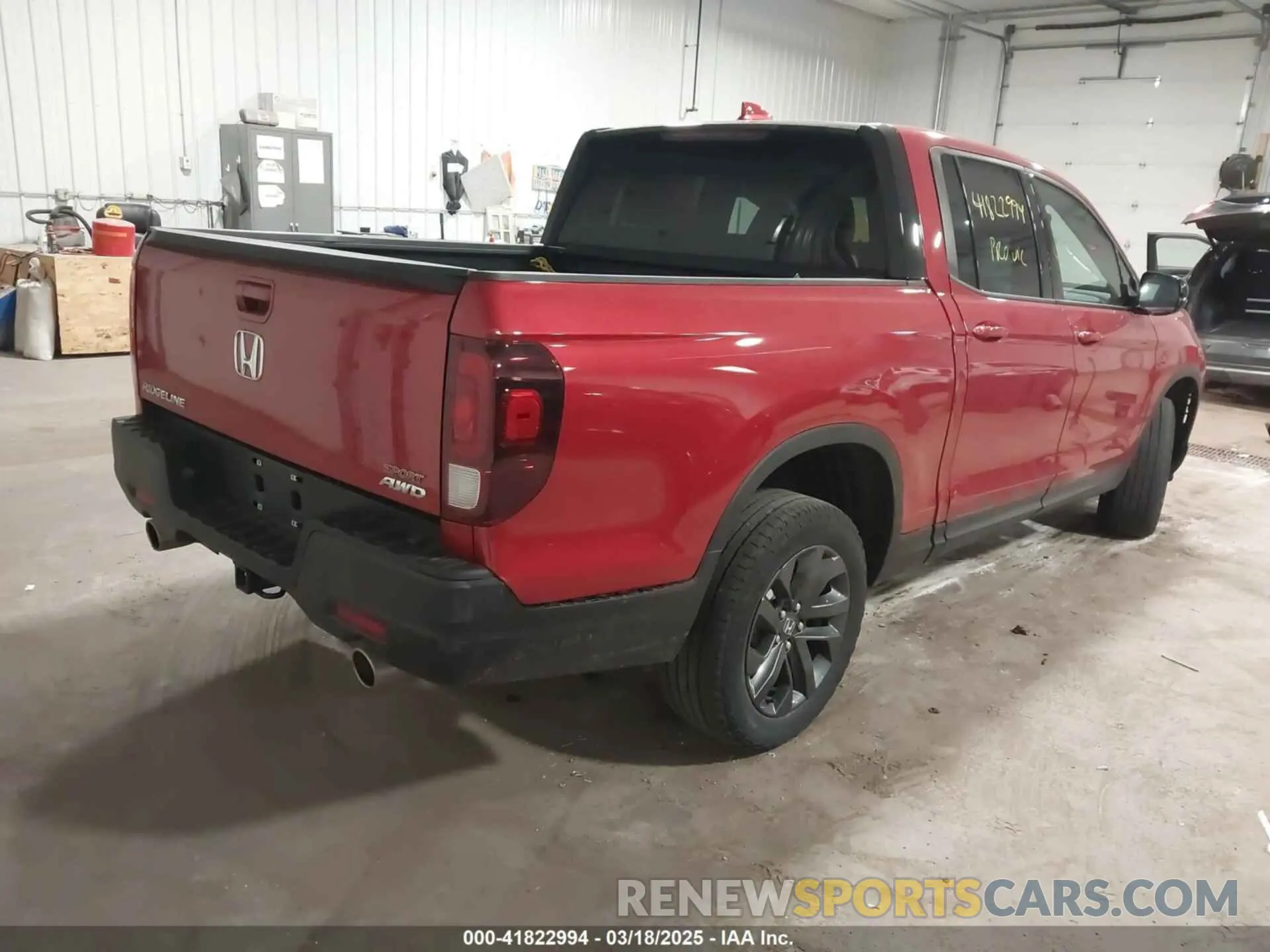 4 Photograph of a damaged car 5FPYK3F13MB009577 HONDA RIDGELINE 2021