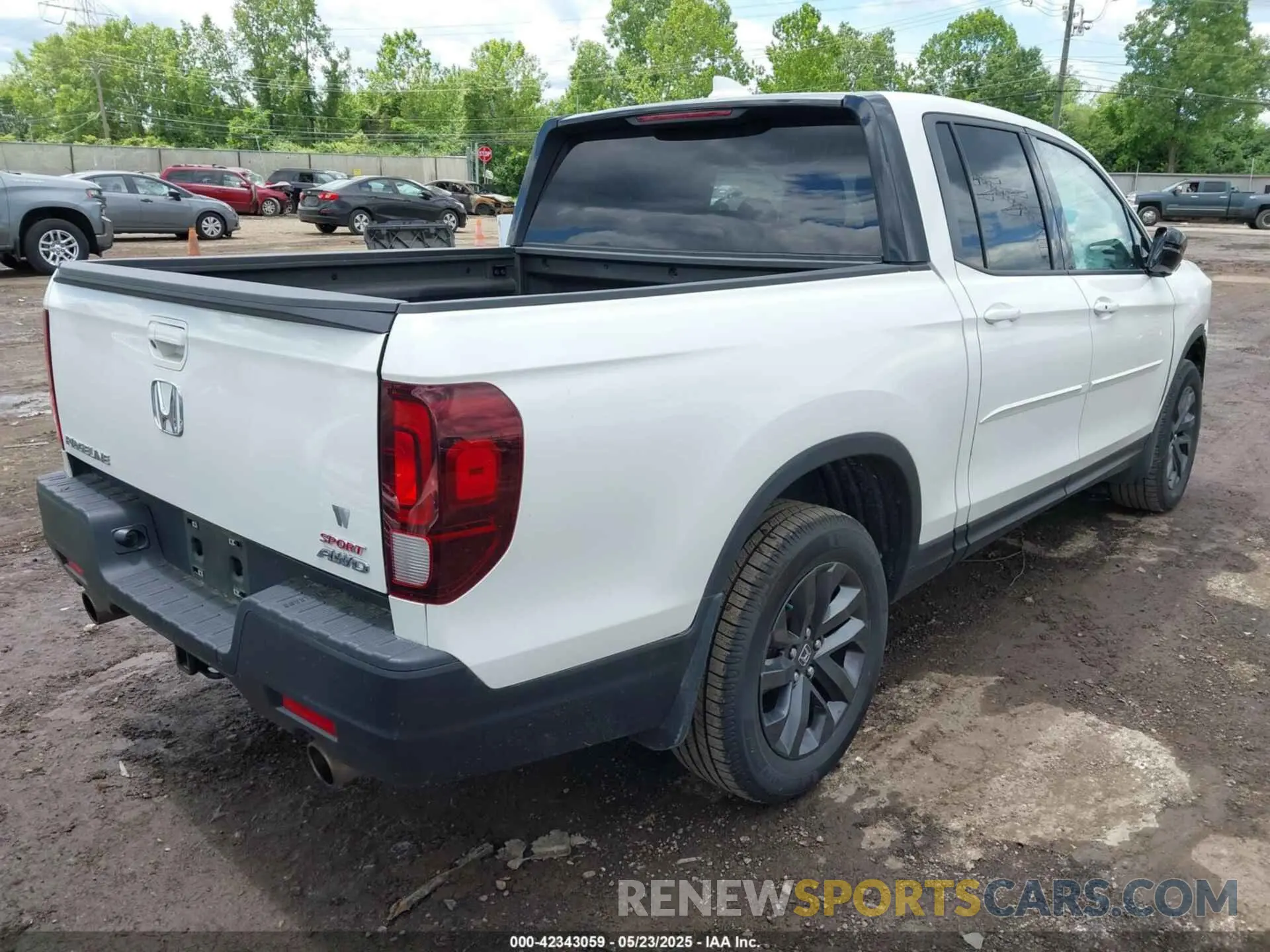 4 Photograph of a damaged car 5FPYK3F14MB005117 HONDA RIDGELINE 2021
