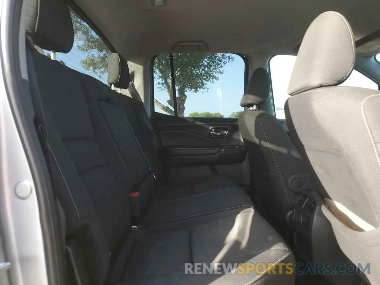 10 Photograph of a damaged car 5FPYK3F16MB012649 HONDA RIDGELINE 2021