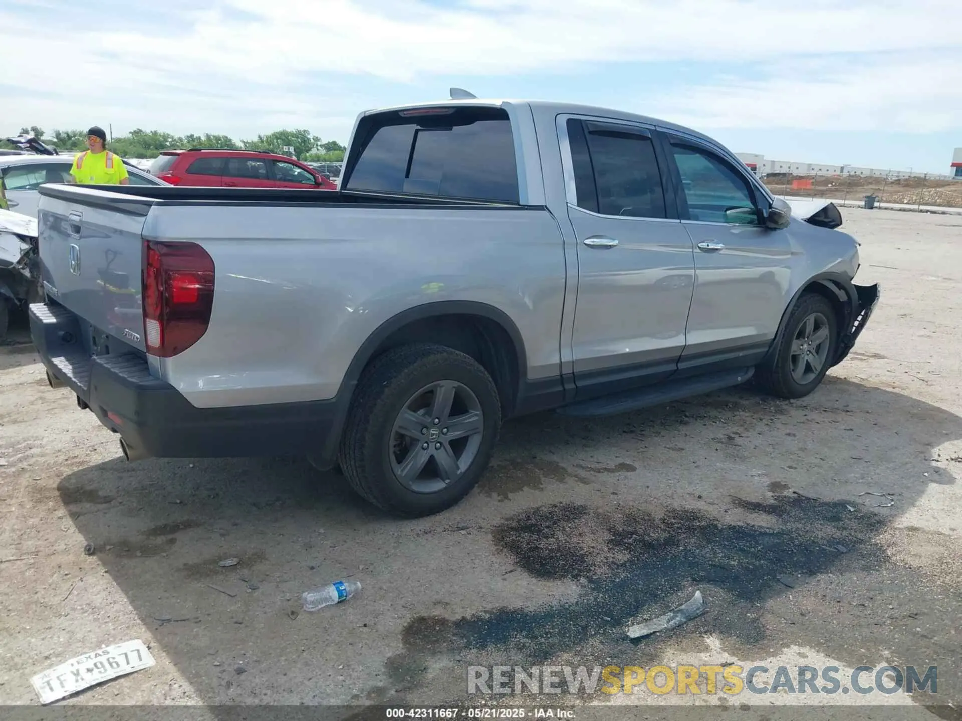 4 Photograph of a damaged car 5FPYK3F70MB025806 HONDA RIDGELINE 2021
