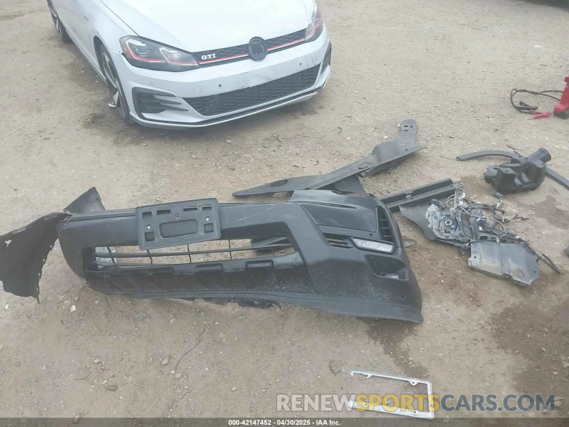 18 Photograph of a damaged car 5FPYK3F71MB018153 HONDA RIDGELINE 2021