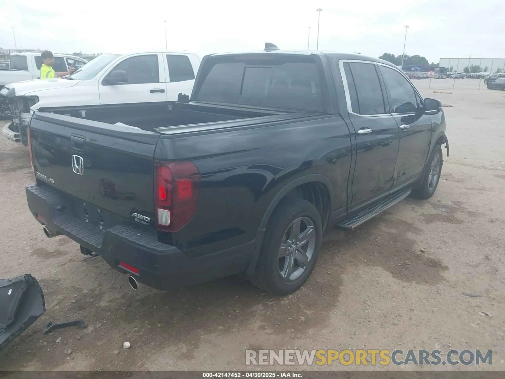 4 Photograph of a damaged car 5FPYK3F71MB018153 HONDA RIDGELINE 2021