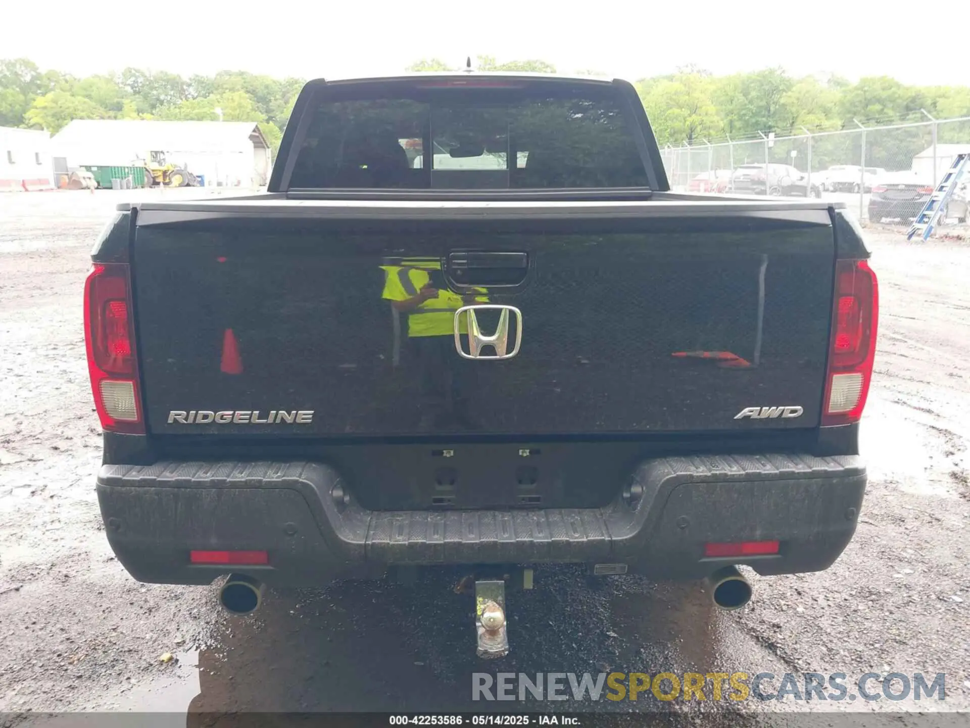 16 Photograph of a damaged car 5FPYK3F75MB015370 HONDA RIDGELINE 2021