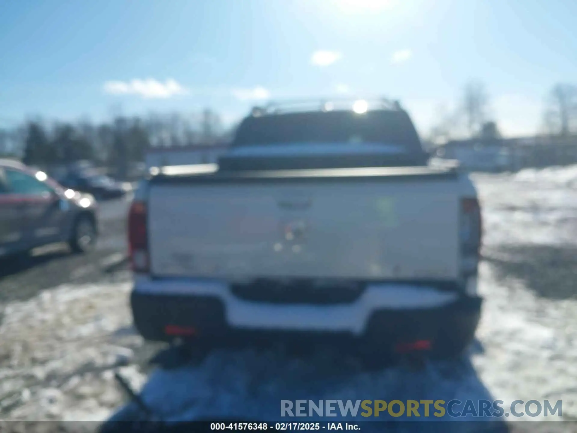 17 Photograph of a damaged car 5FPYK3F82MB014976 HONDA RIDGELINE 2021