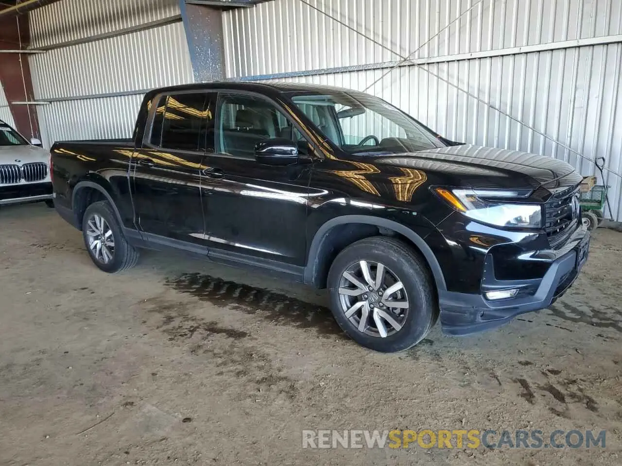 4 Photograph of a damaged car 5FPYK3F10NB005732 HONDA RIDGELINE 2022