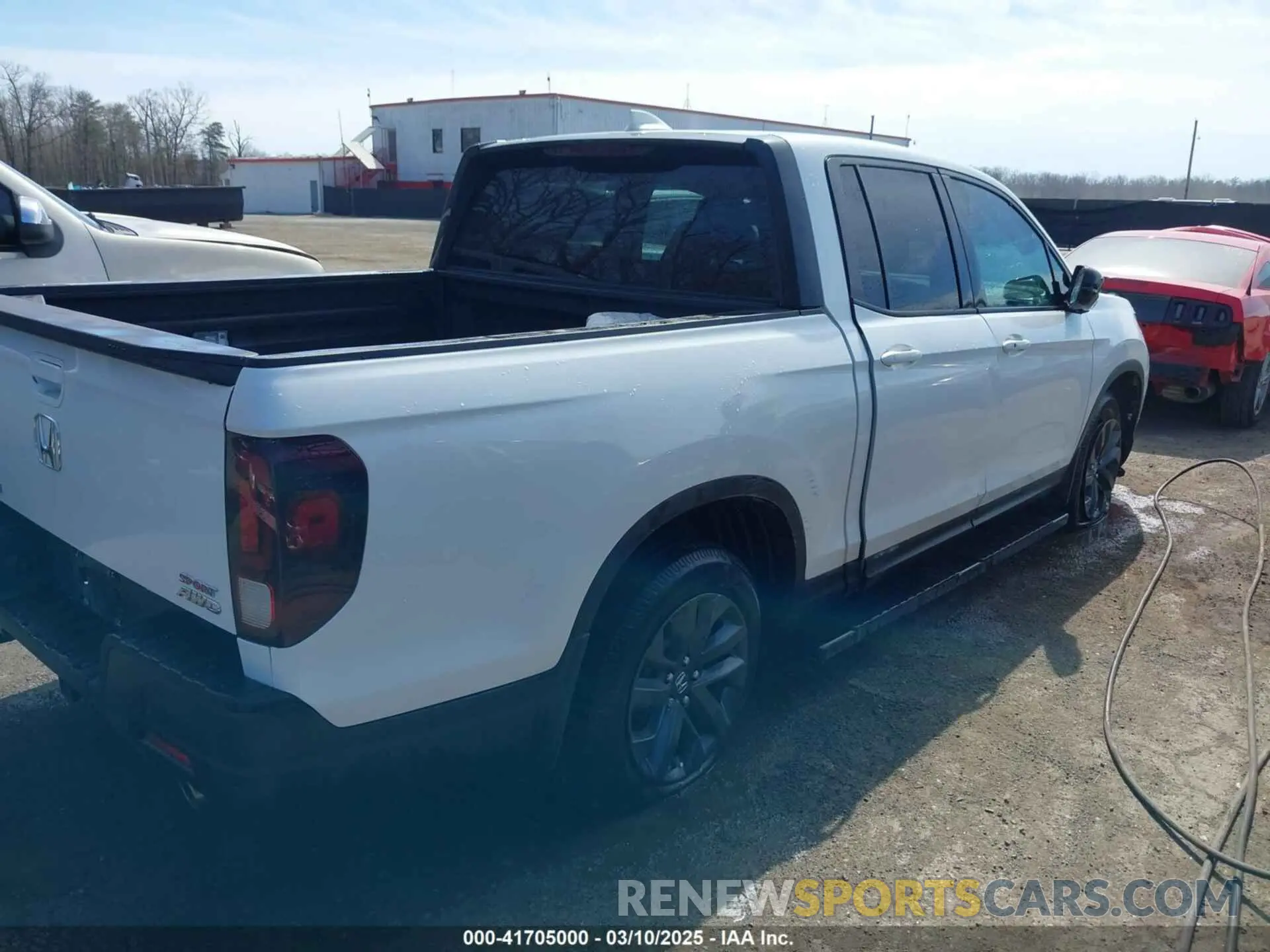 4 Photograph of a damaged car 5FPYK3F12NB009135 HONDA RIDGELINE 2022