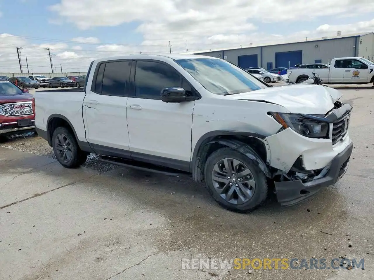 4 Photograph of a damaged car 5FPYK3F16NB013379 HONDA RIDGELINE 2022