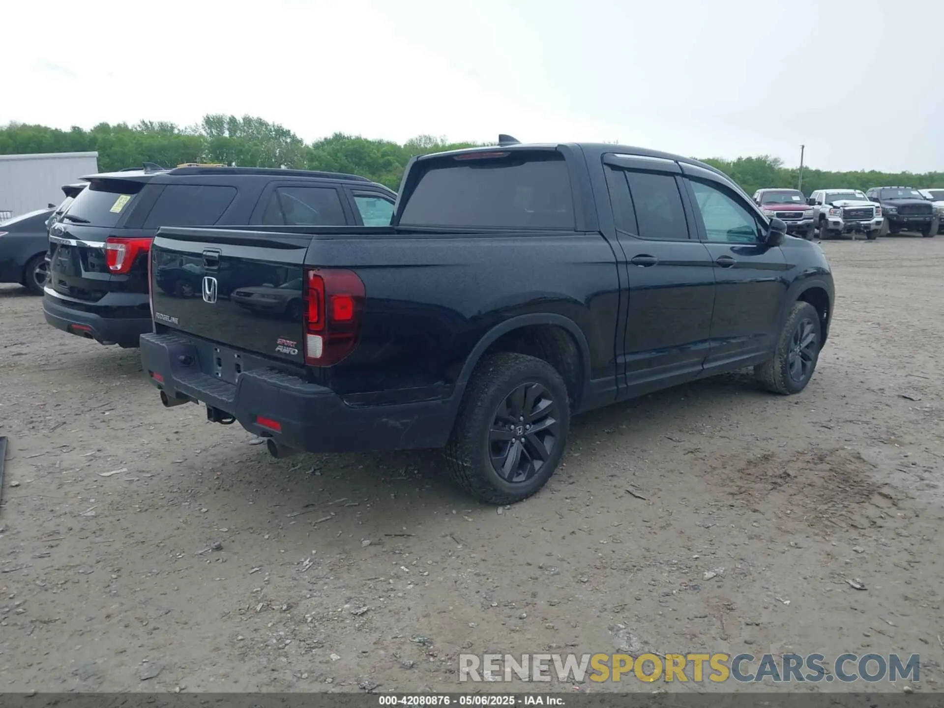 4 Photograph of a damaged car 5FPYK3F18NB007356 HONDA RIDGELINE 2022