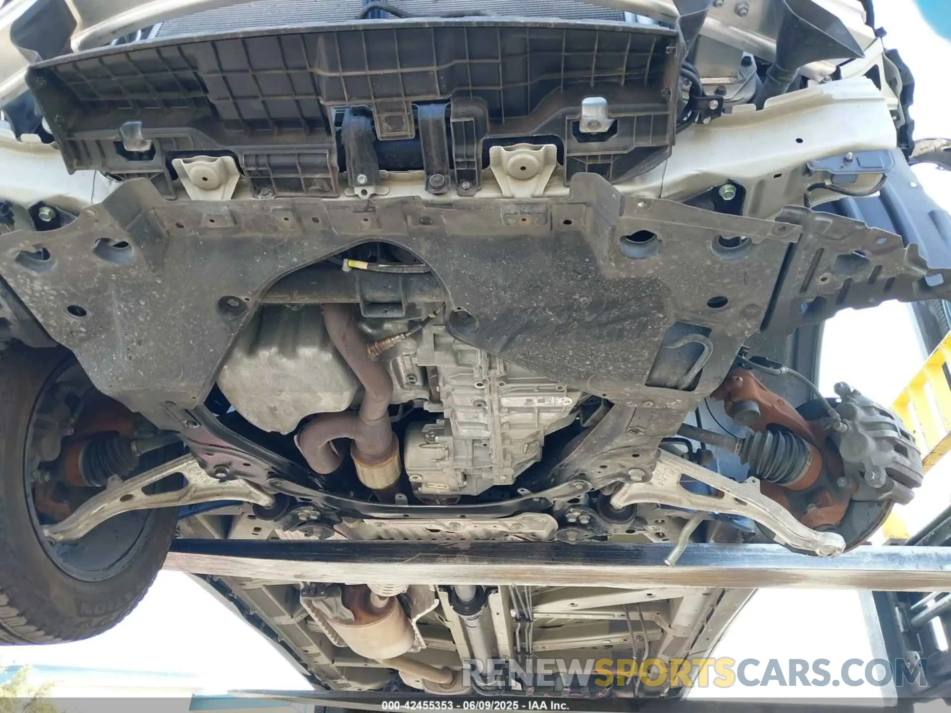 18 Photograph of a damaged car 5FPYK3F18NB009155 HONDA RIDGELINE 2022