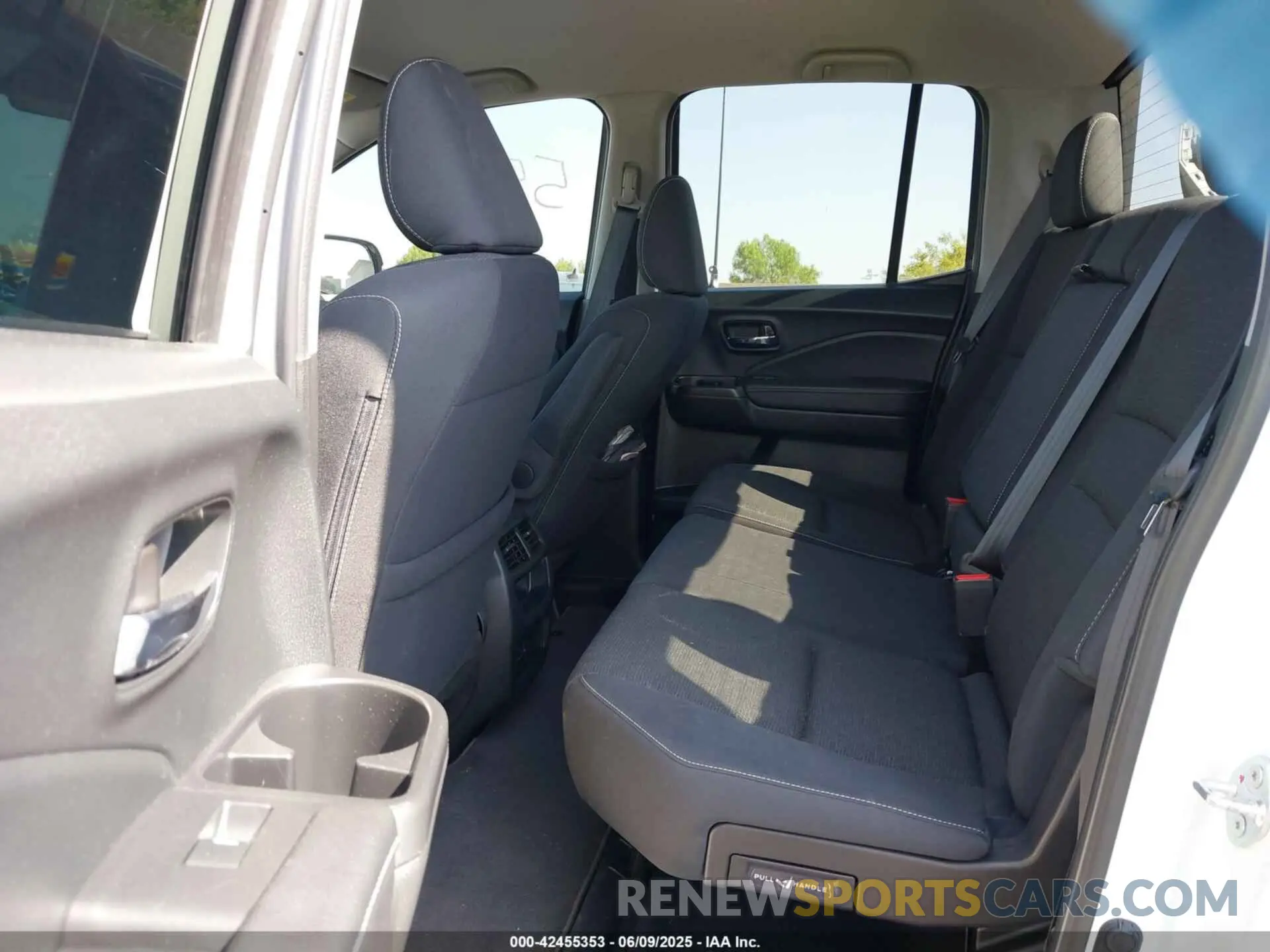 8 Photograph of a damaged car 5FPYK3F18NB009155 HONDA RIDGELINE 2022