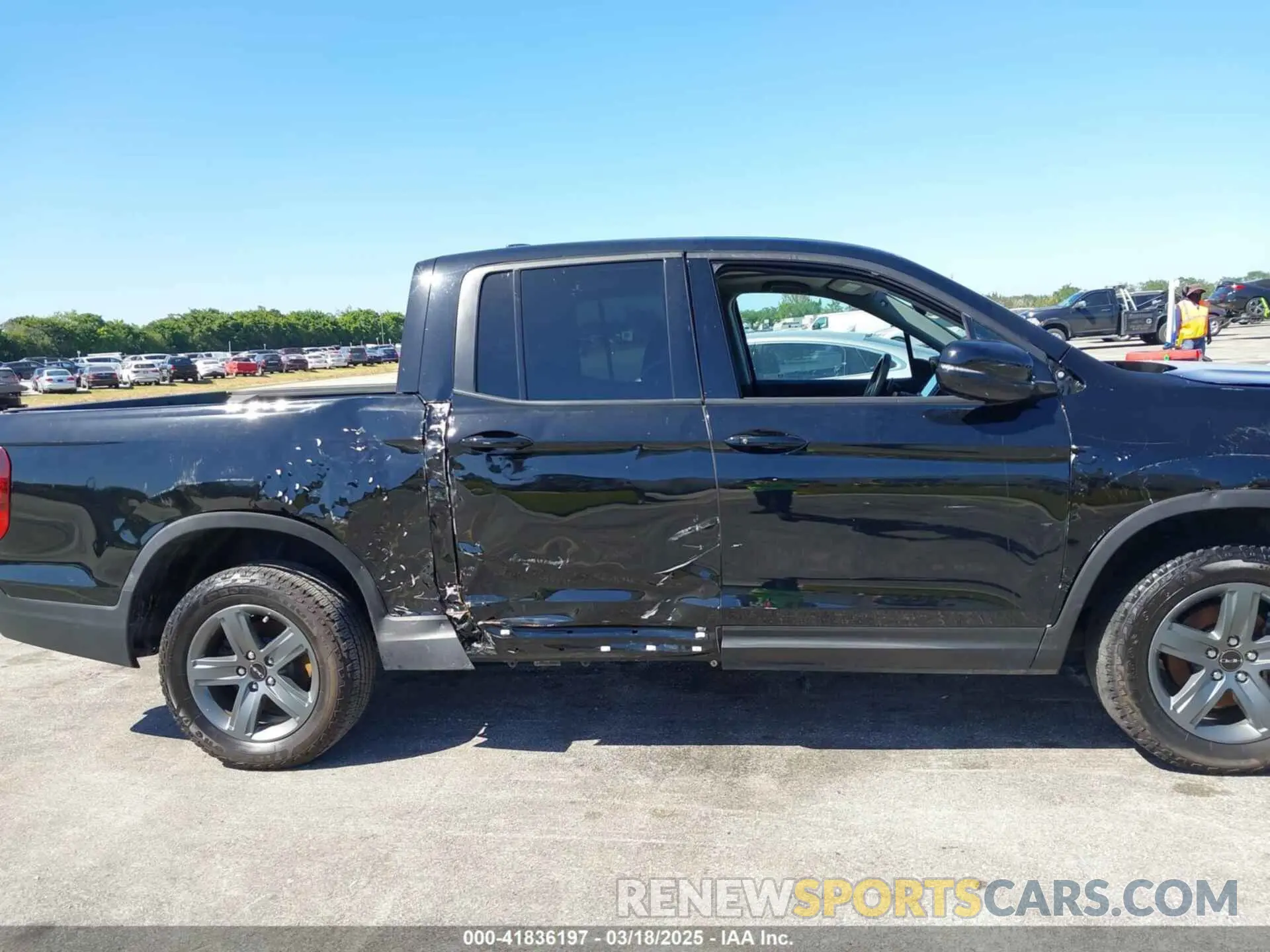 14 Photograph of a damaged car 5FPYK3F50NB016717 HONDA RIDGELINE 2022