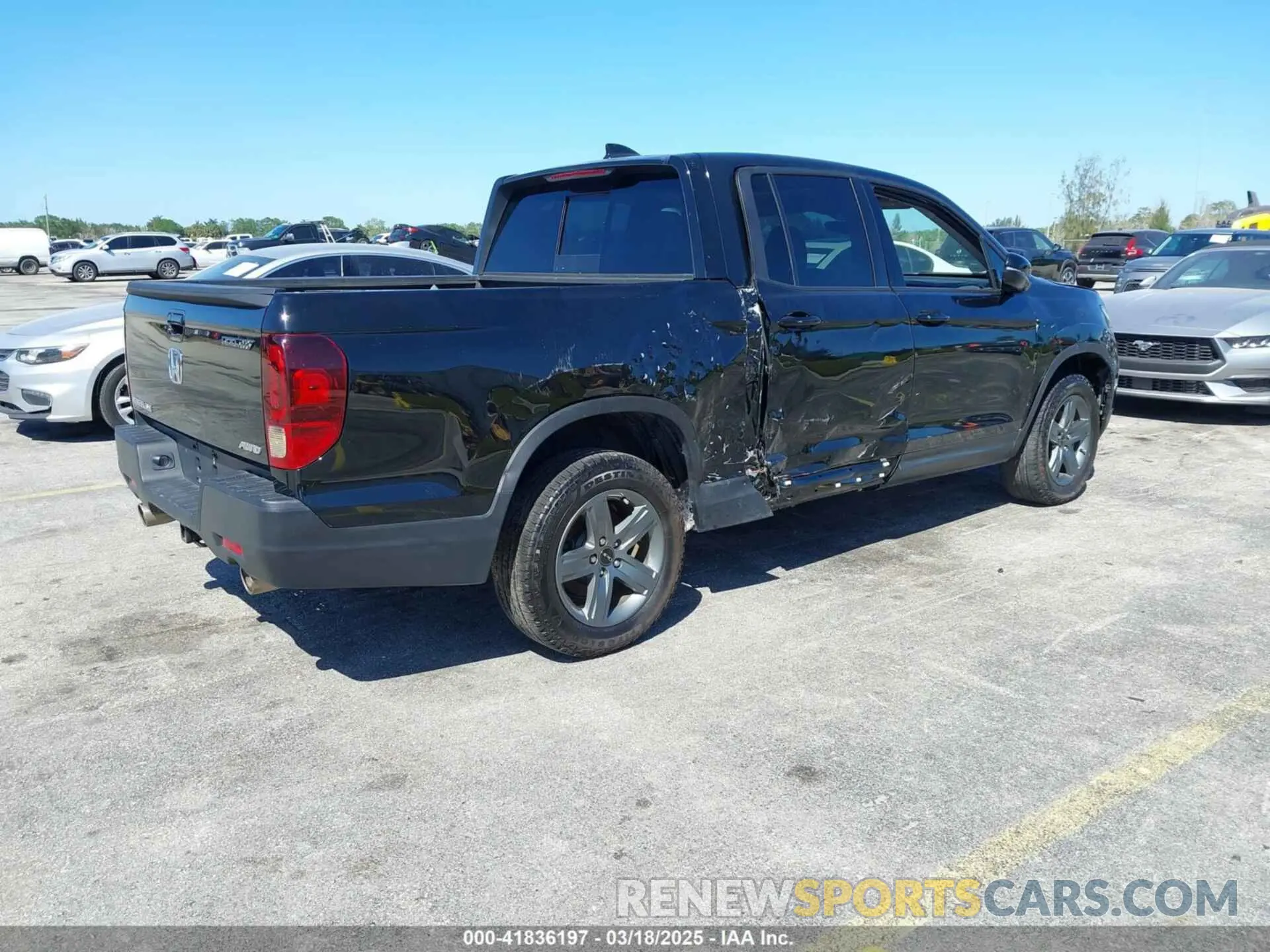 4 Photograph of a damaged car 5FPYK3F50NB016717 HONDA RIDGELINE 2022
