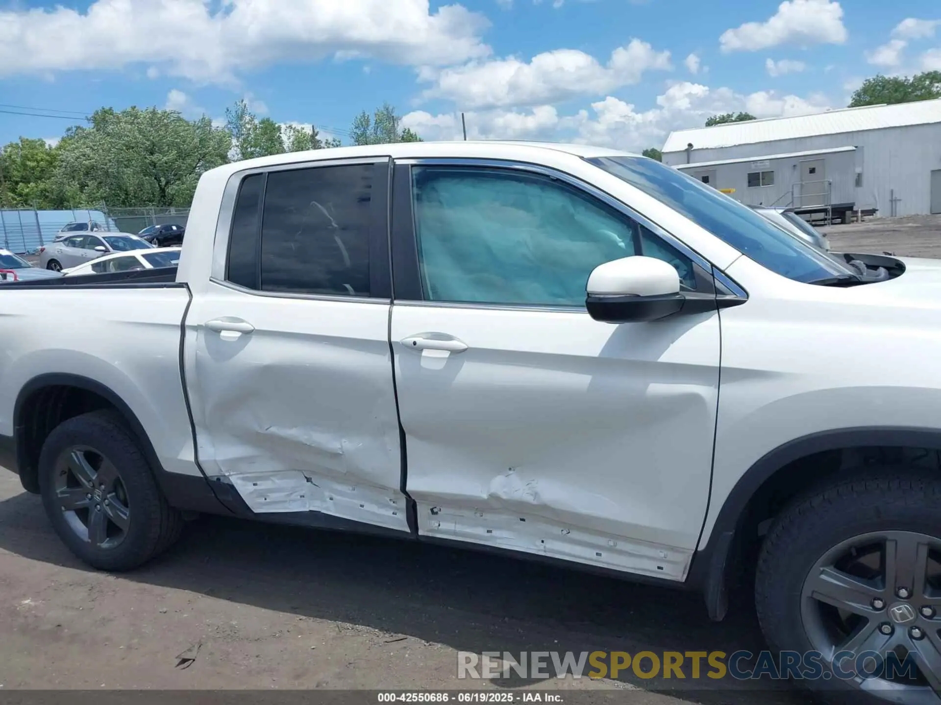 6 Photograph of a damaged car 5FPYK3F55NB005809 HONDA RIDGELINE 2022