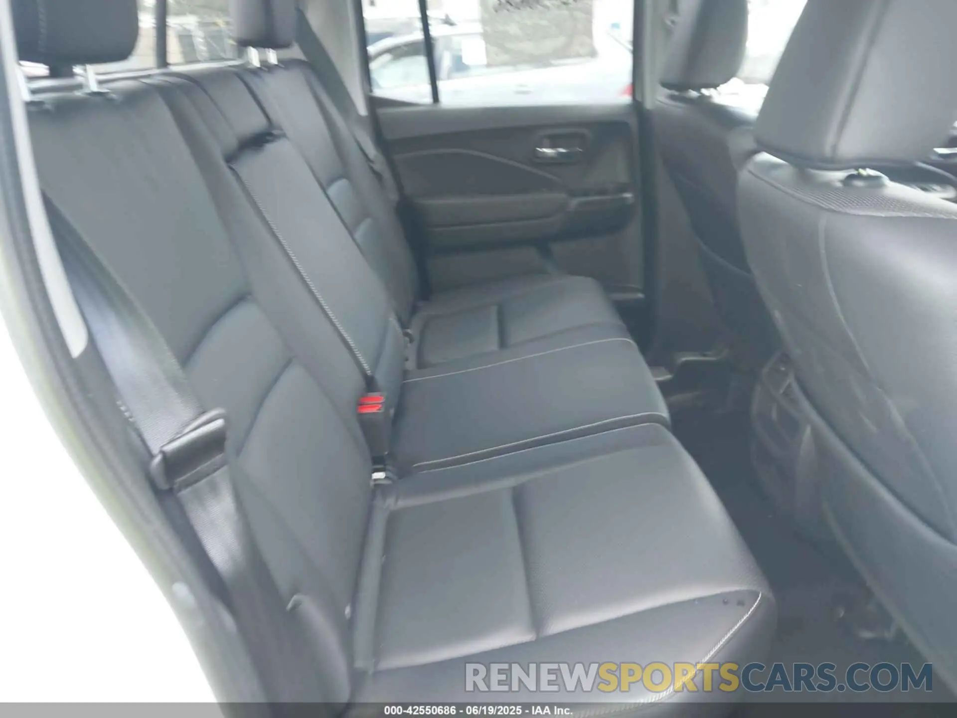 8 Photograph of a damaged car 5FPYK3F55NB005809 HONDA RIDGELINE 2022