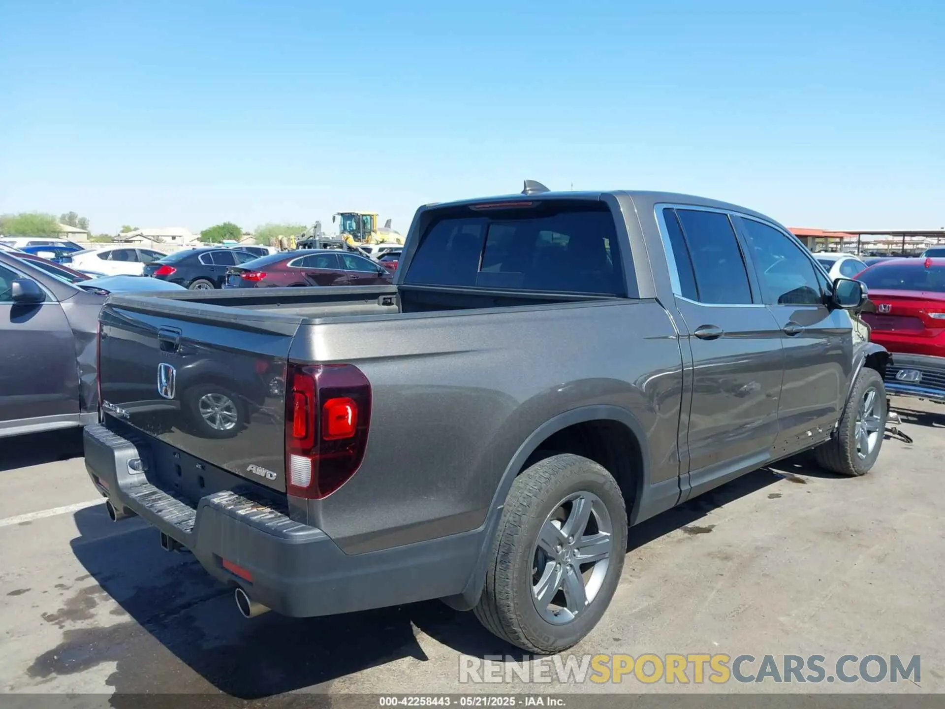 4 Photograph of a damaged car 5FPYK3F58NB007618 HONDA RIDGELINE 2022