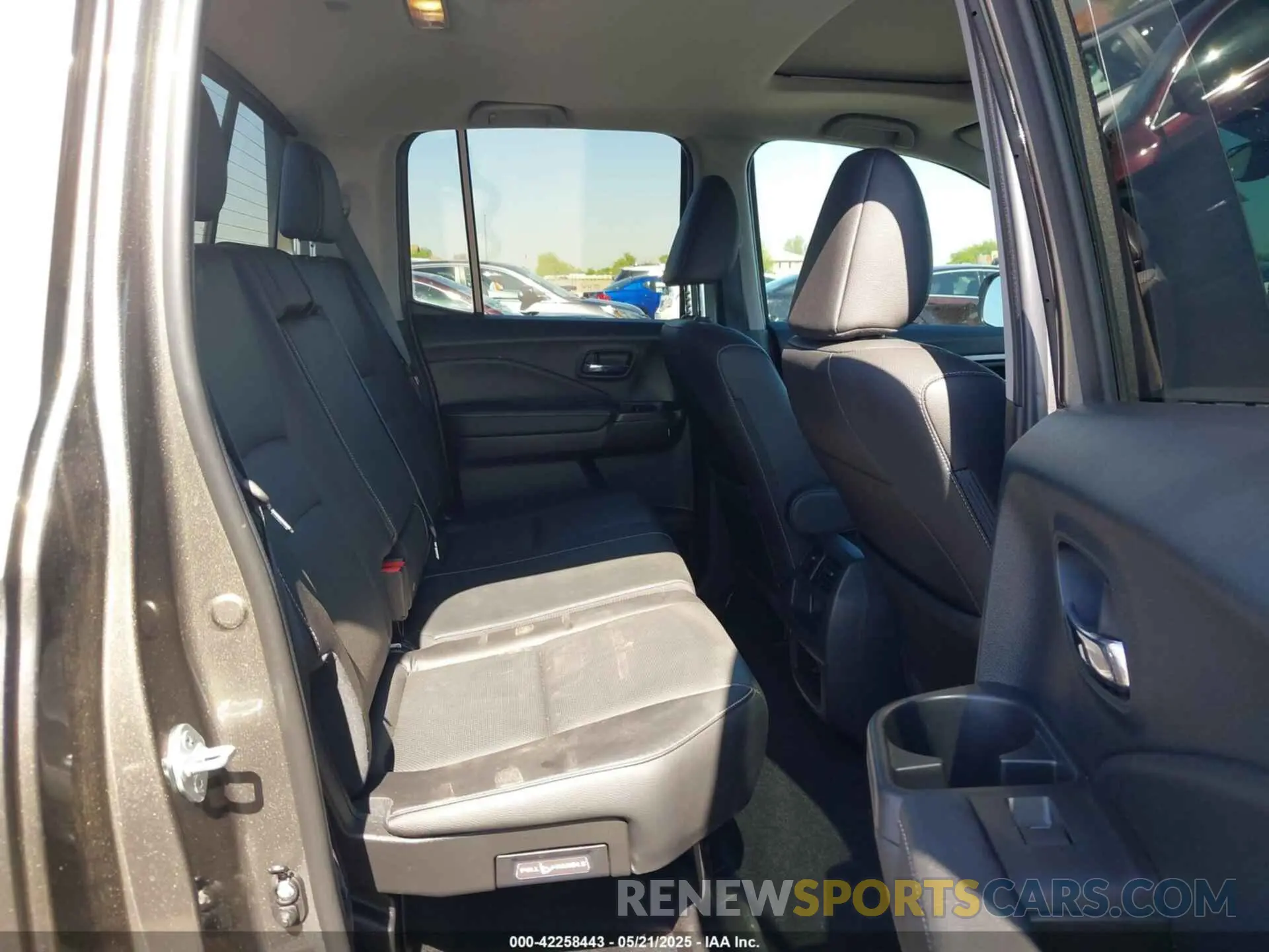 8 Photograph of a damaged car 5FPYK3F58NB007618 HONDA RIDGELINE 2022
