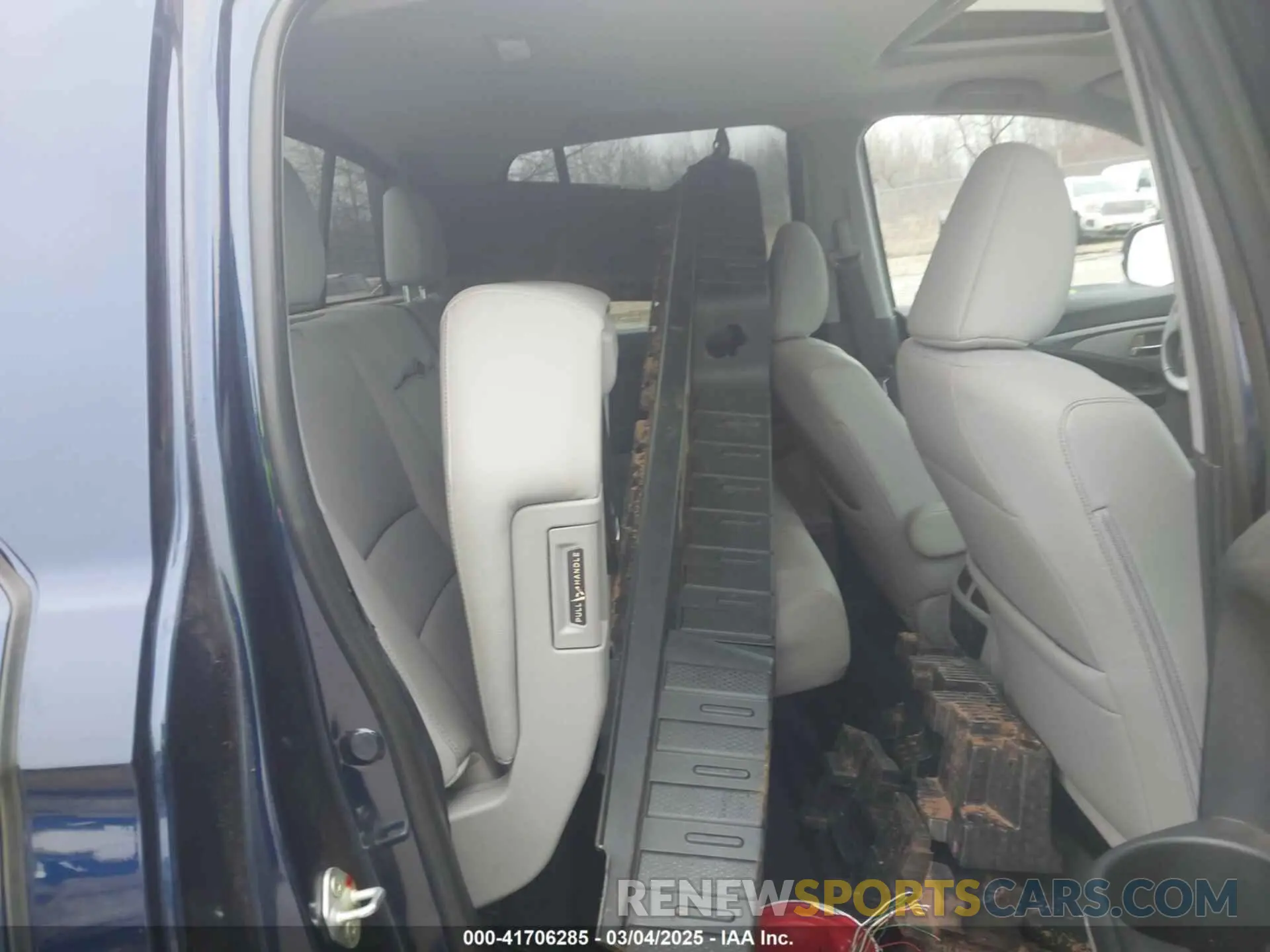 8 Photograph of a damaged car 5FPYK3F72NB036226 HONDA RIDGELINE 2022
