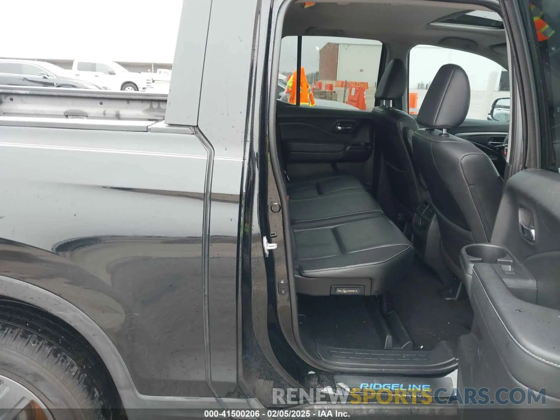 8 Photograph of a damaged car 5FPYK3F75NB020036 HONDA RIDGELINE 2022