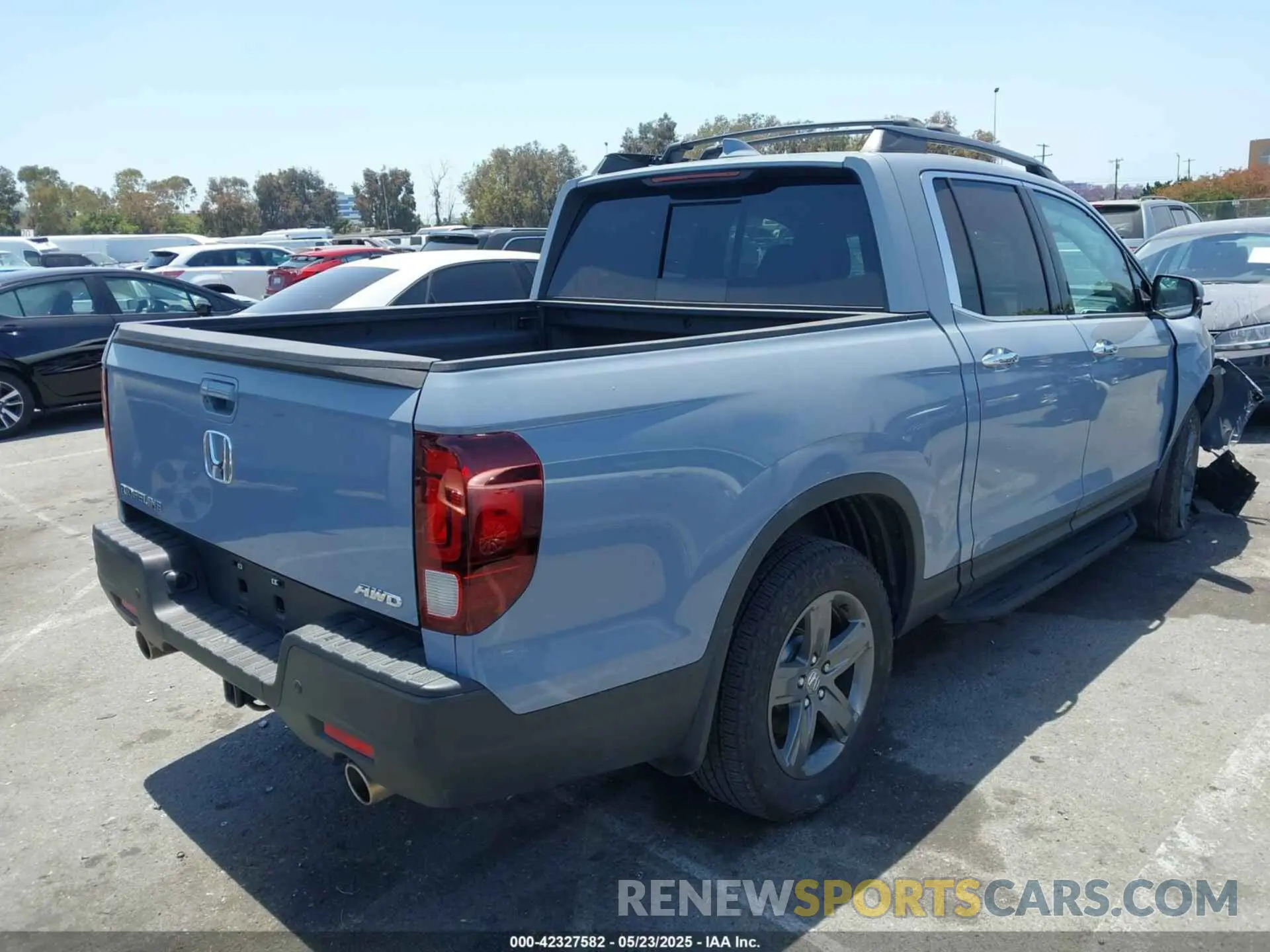 4 Photograph of a damaged car 5FPYK3F76NB019199 HONDA RIDGELINE 2022