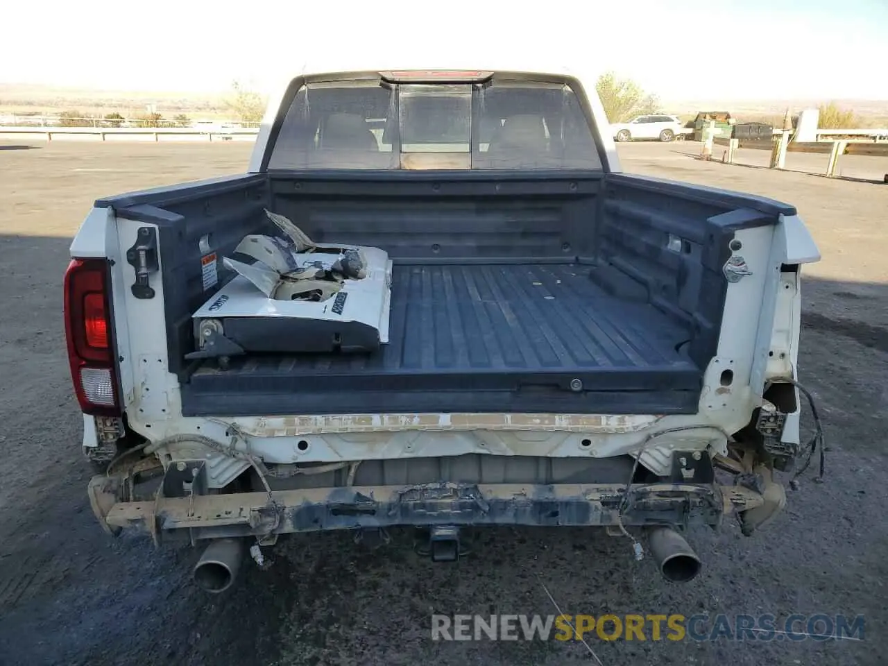 6 Photograph of a damaged car 5FPYK3F77NB031233 HONDA RIDGELINE 2022