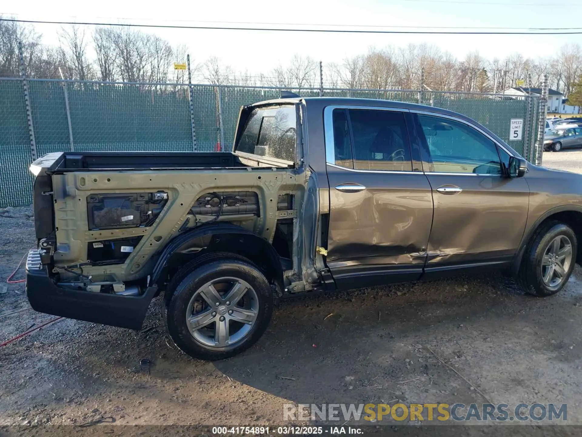 6 Photograph of a damaged car 5FPYK3F79NB005152 HONDA RIDGELINE 2022