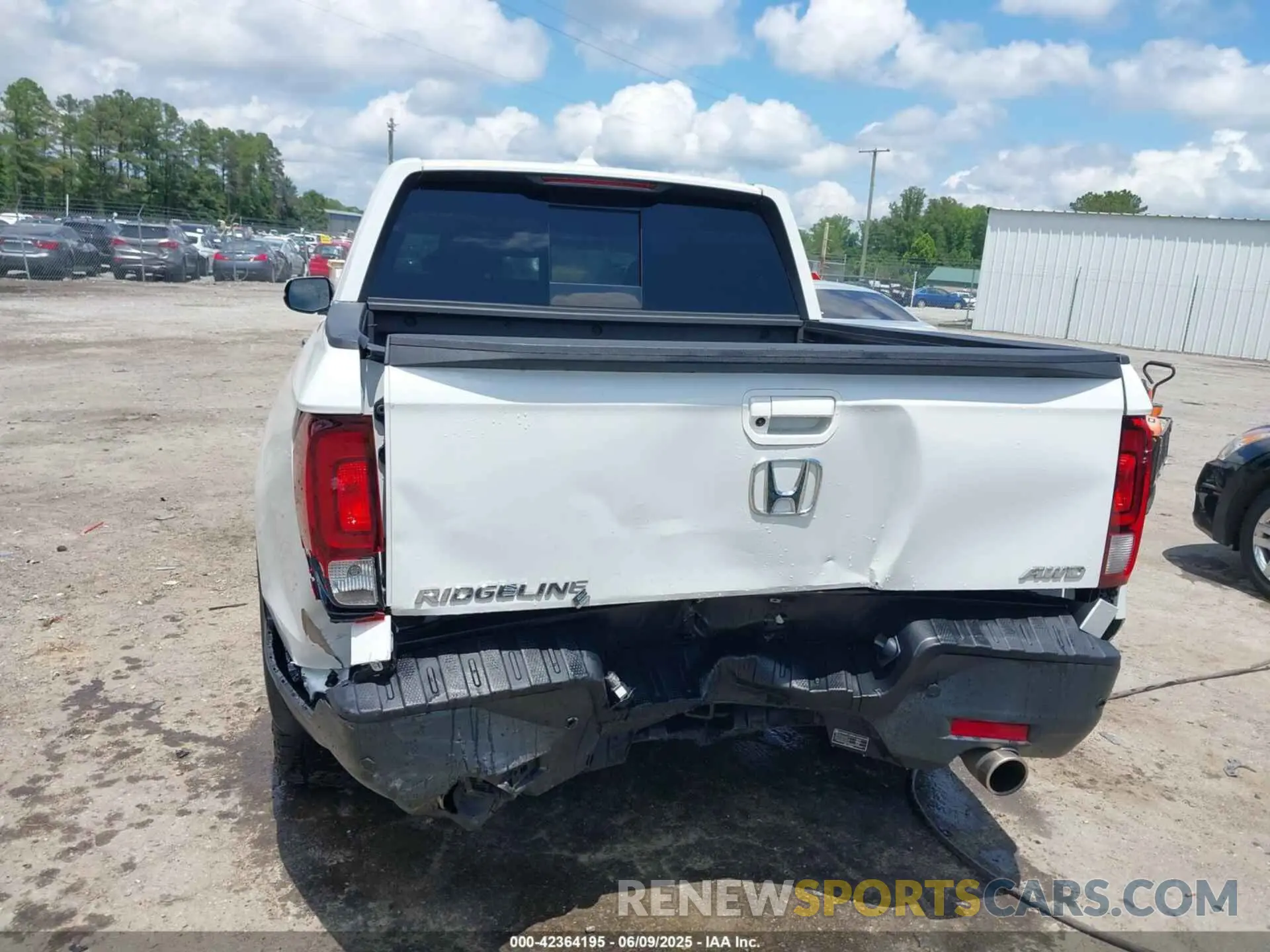 16 Photograph of a damaged car 5FPYK3F79NB034988 HONDA RIDGELINE 2022
