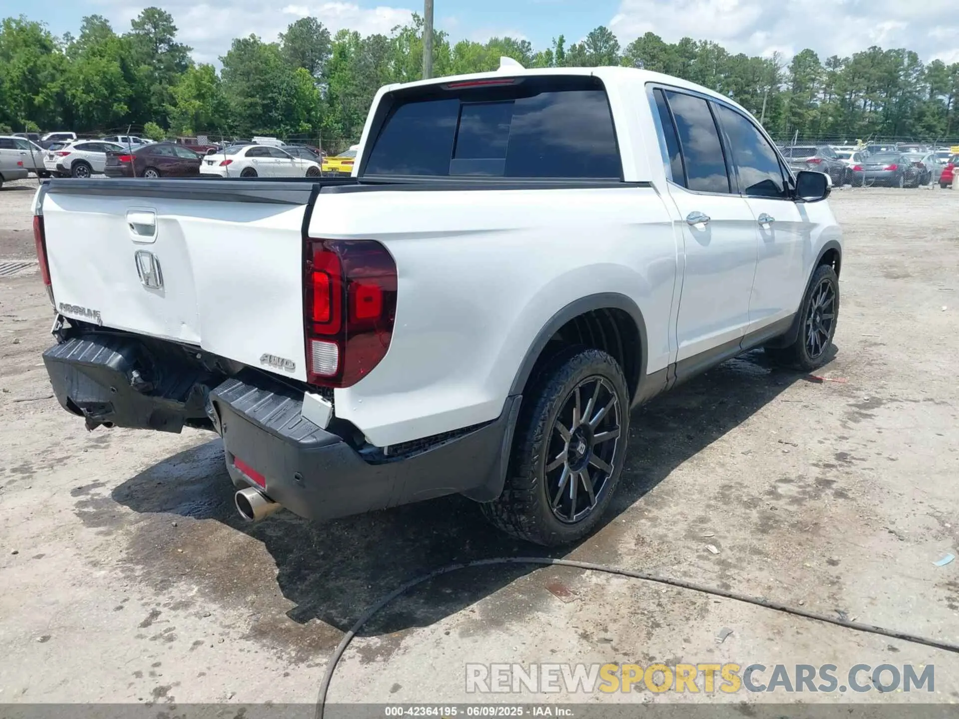4 Photograph of a damaged car 5FPYK3F79NB034988 HONDA RIDGELINE 2022