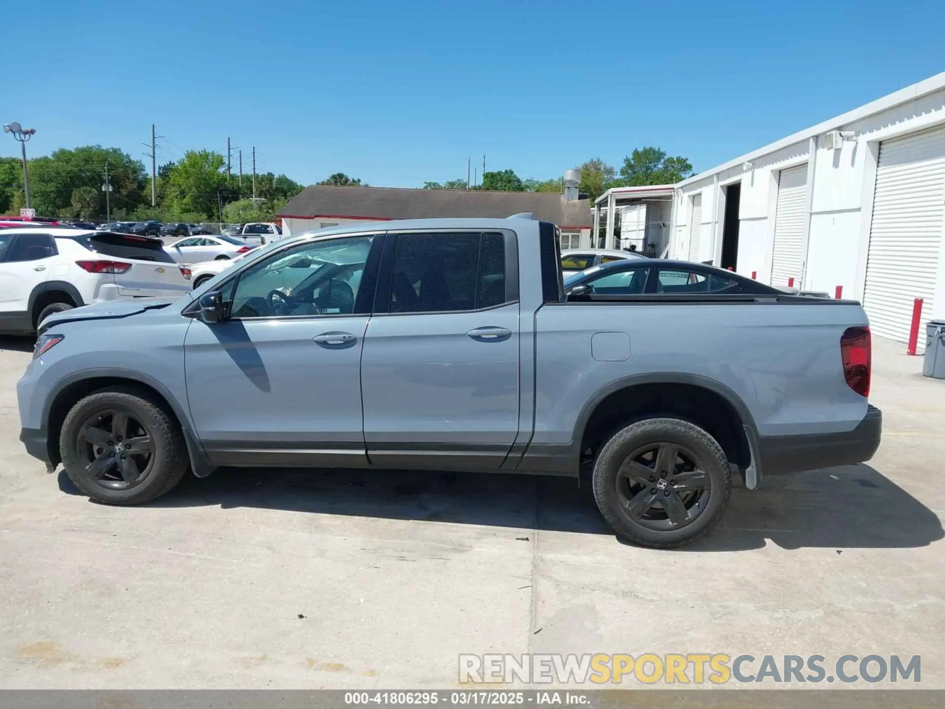 14 Photograph of a damaged car 5FPYK3F81NB035917 HONDA RIDGELINE 2022