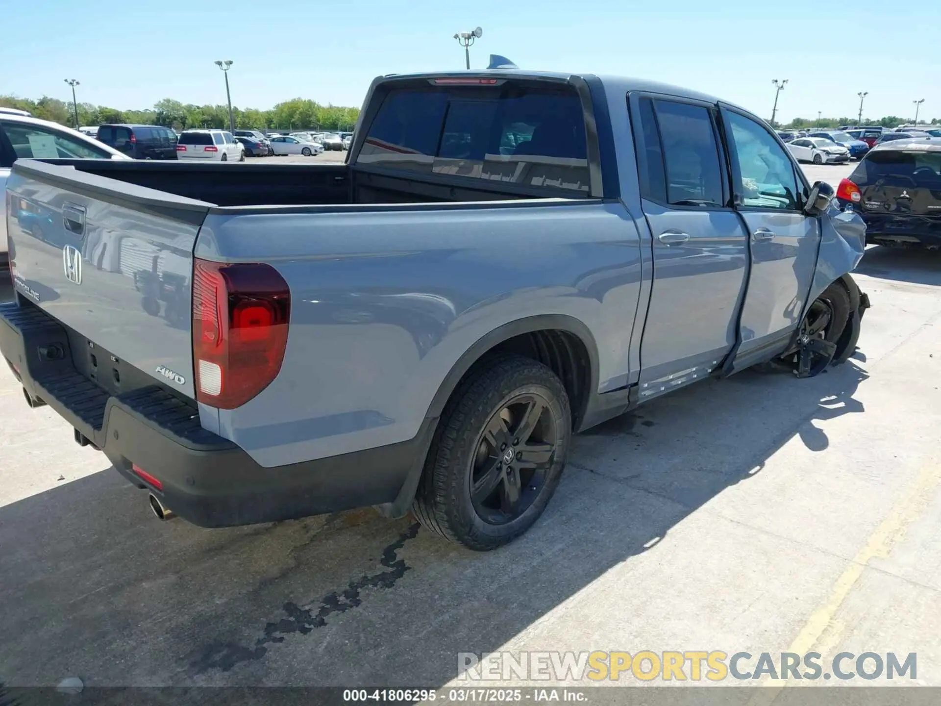 4 Photograph of a damaged car 5FPYK3F81NB035917 HONDA RIDGELINE 2022