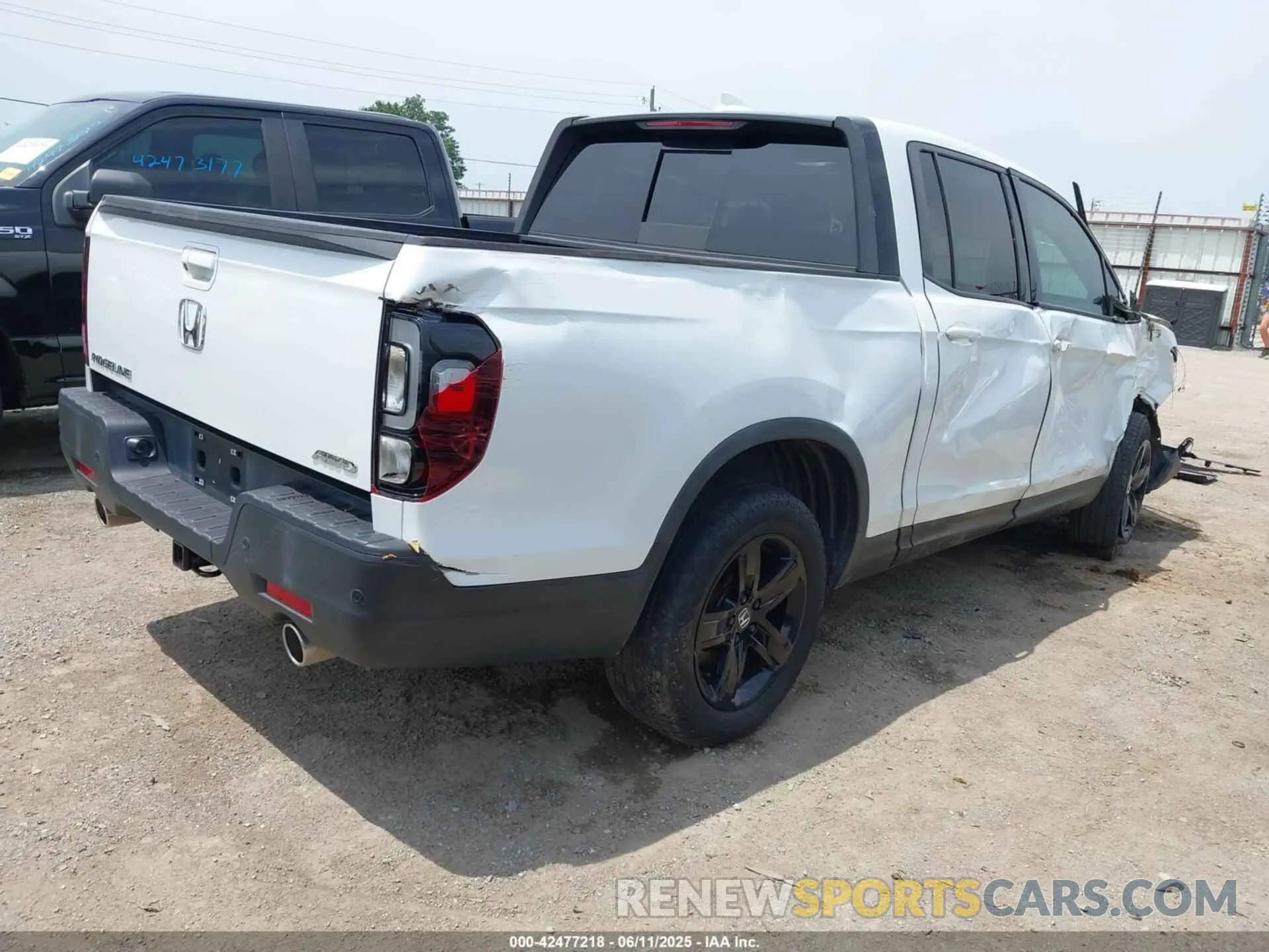 4 Photograph of a damaged car 5FPYK3F88NB010710 HONDA RIDGELINE 2022
