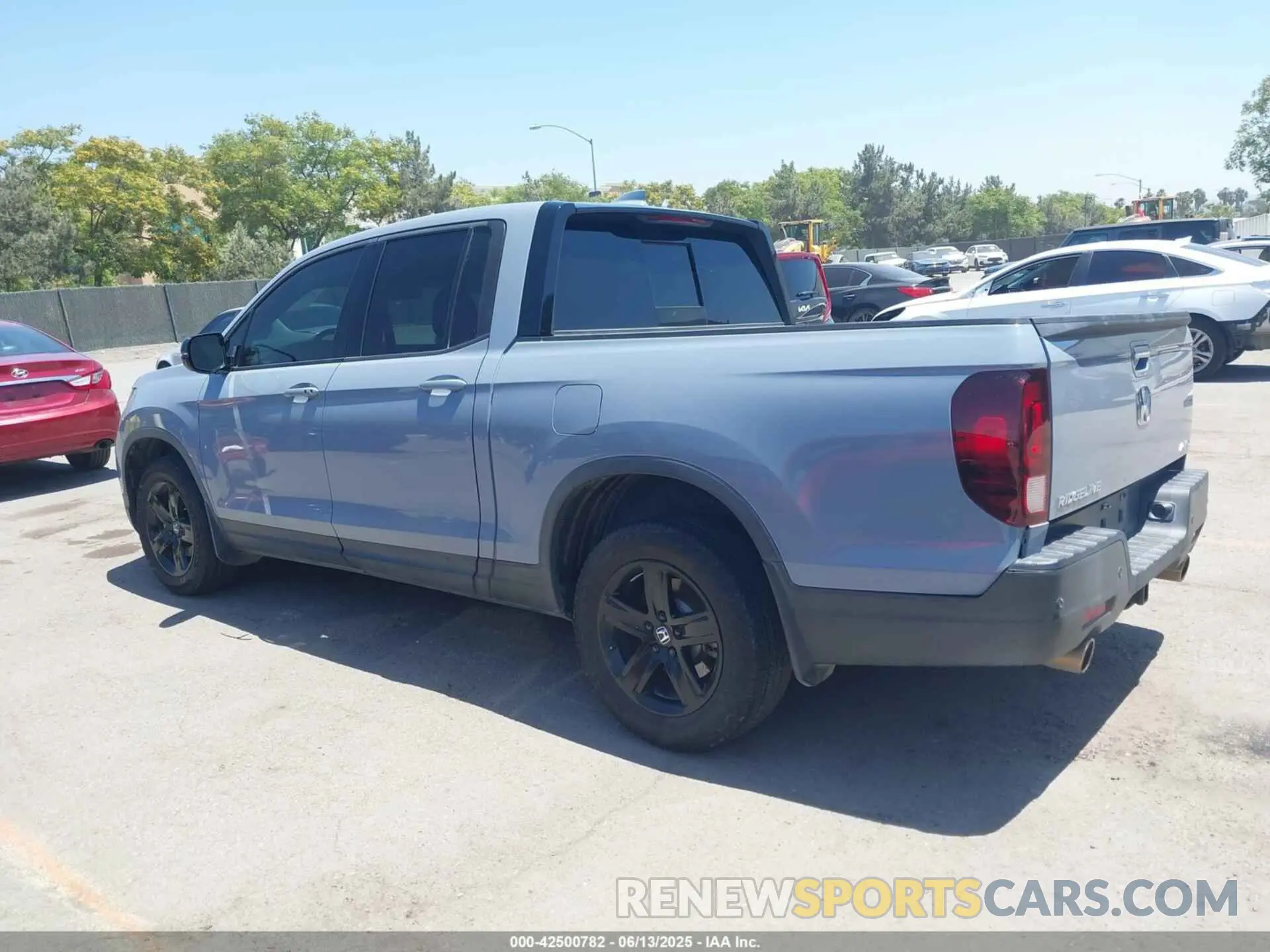3 Photograph of a damaged car 5FPYK3F8XNB027184 HONDA RIDGELINE 2022