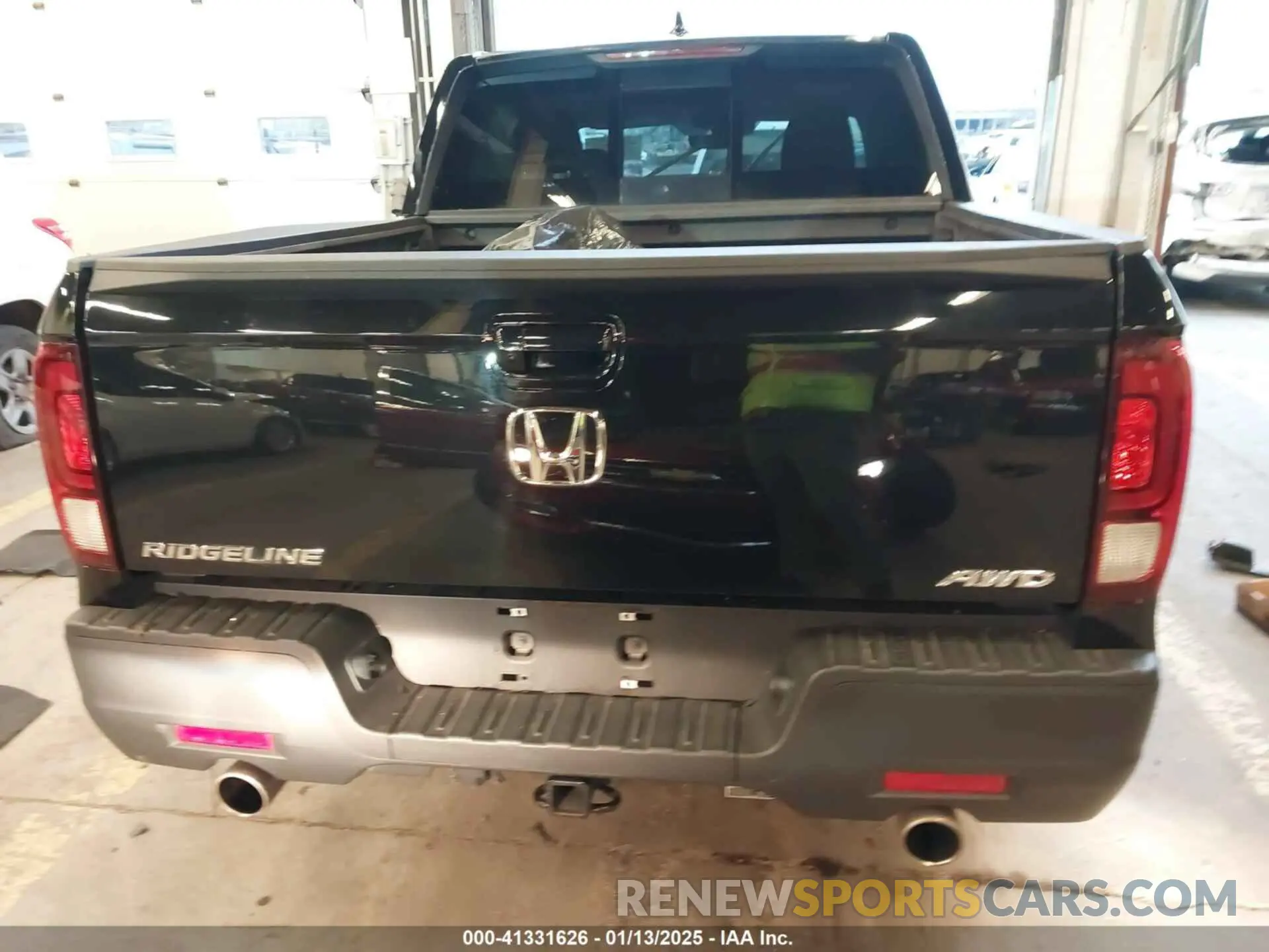 17 Photograph of a damaged car 5FPYK3F54PB017307 HONDA RIDGELINE 2023