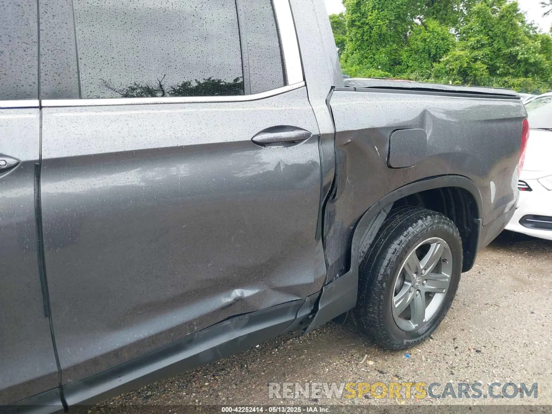 18 Photograph of a damaged car 5FPYK3F5XPB030014 HONDA RIDGELINE 2023