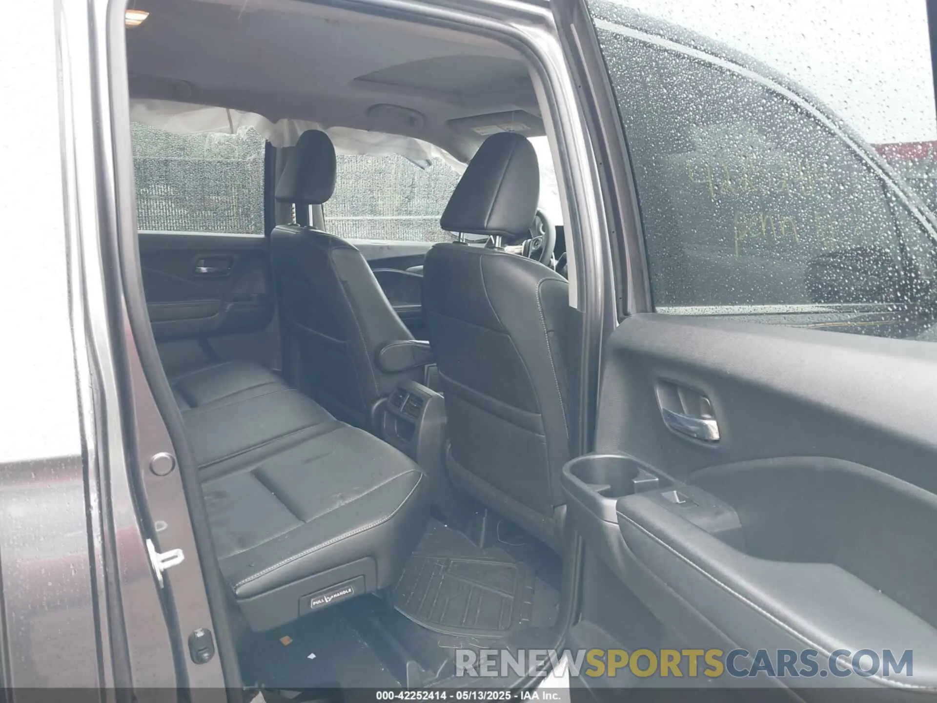 8 Photograph of a damaged car 5FPYK3F5XPB030014 HONDA RIDGELINE 2023