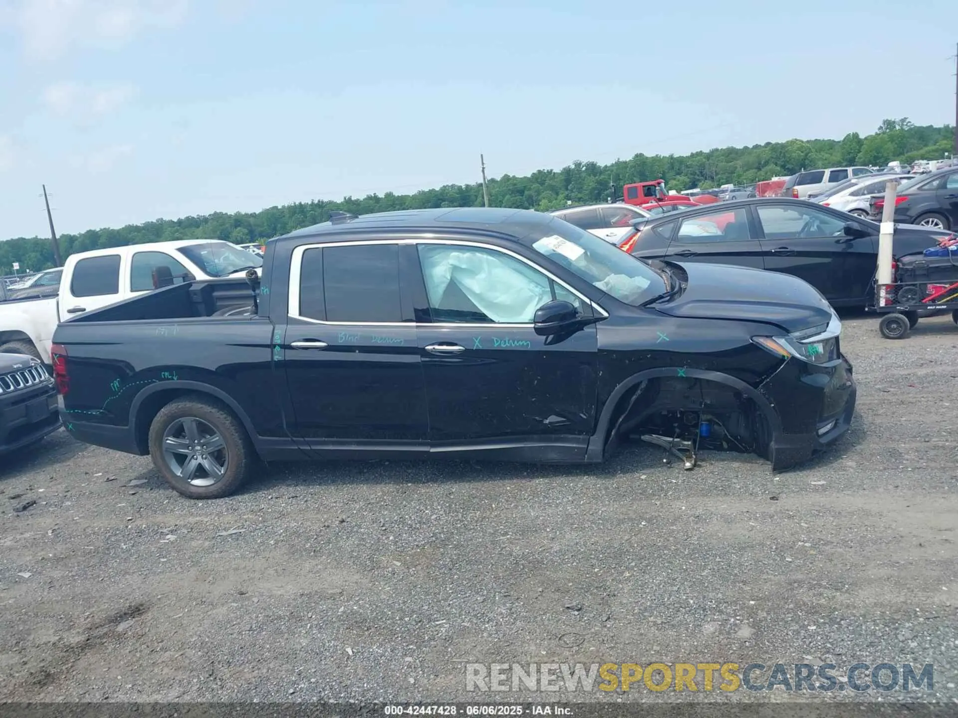 13 Photograph of a damaged car 5FPYK3F71PB022739 HONDA RIDGELINE 2023